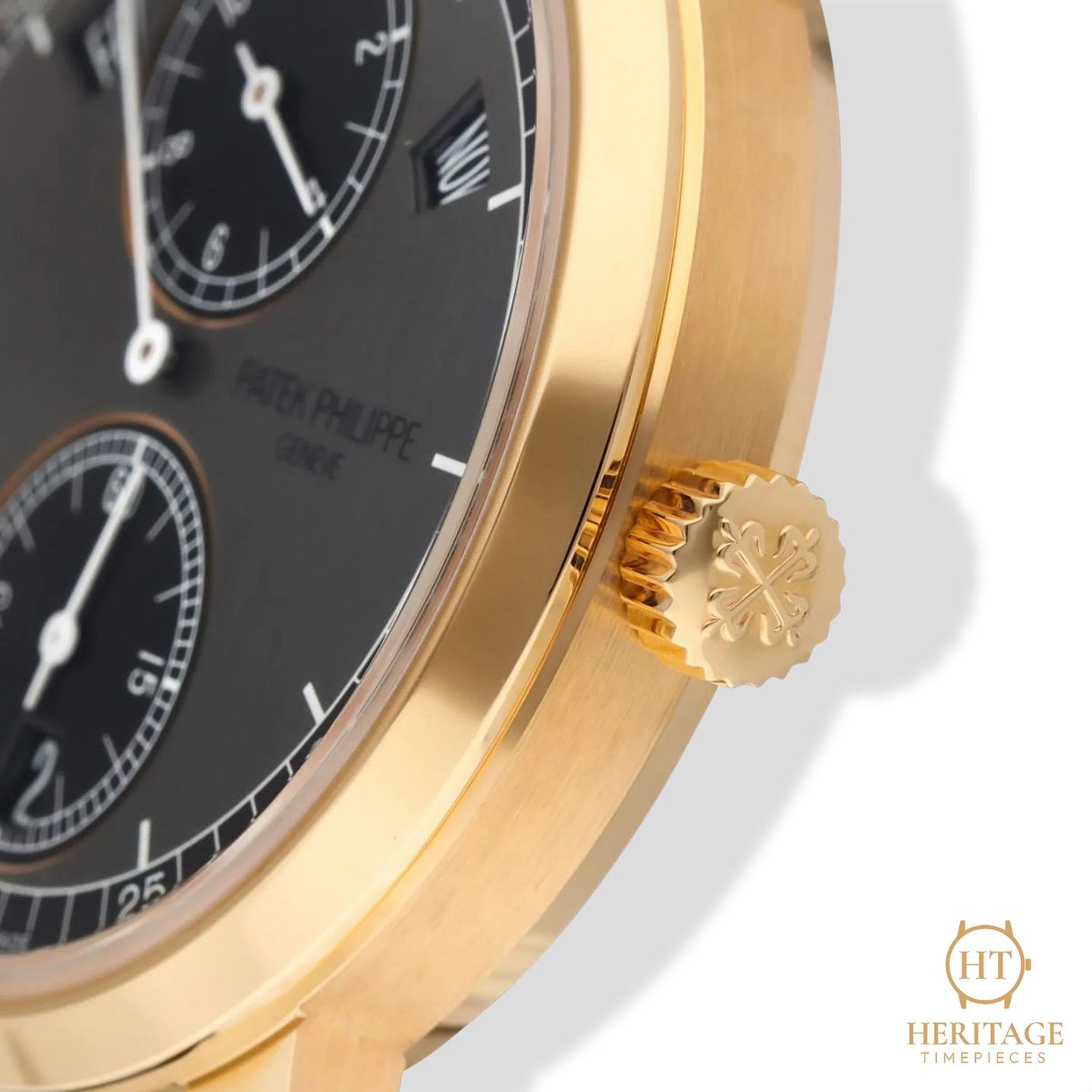 Patek Philippe Annual Calendar 5235/50R-001 - (4/8)
