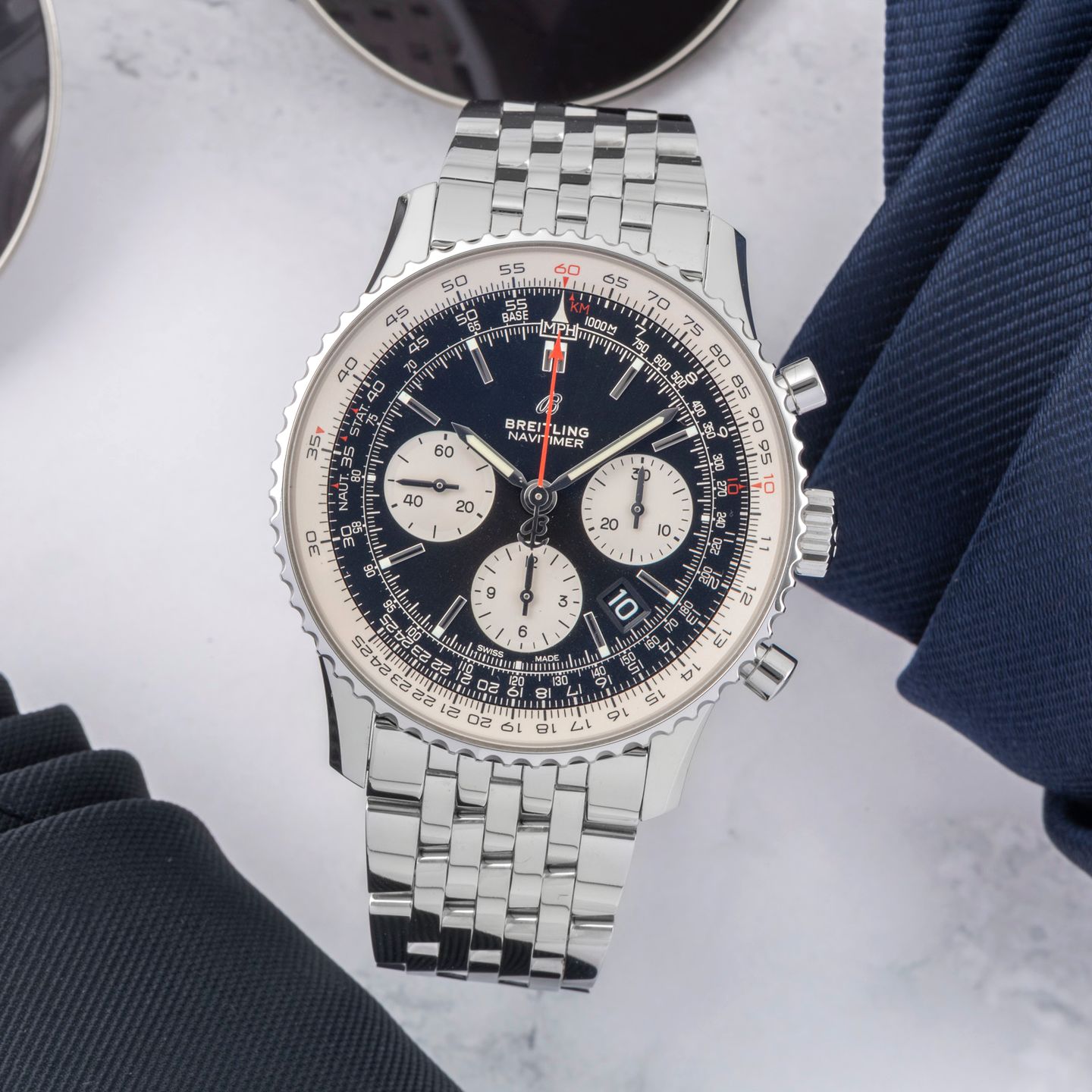 Breitling Navitimer 01 AB0121 (2020) - 43mm Staal (1/8)