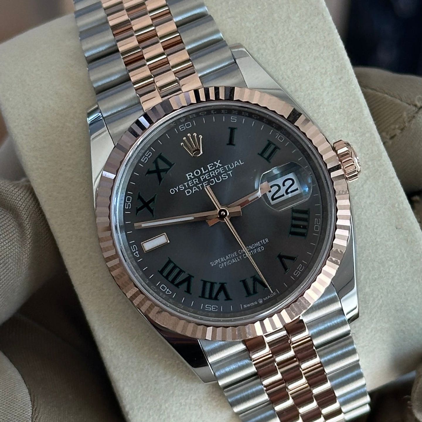 Rolex Datejust 36 126231 (2025) - Grijs wijzerplaat 36mm Goud/Staal (2/3)