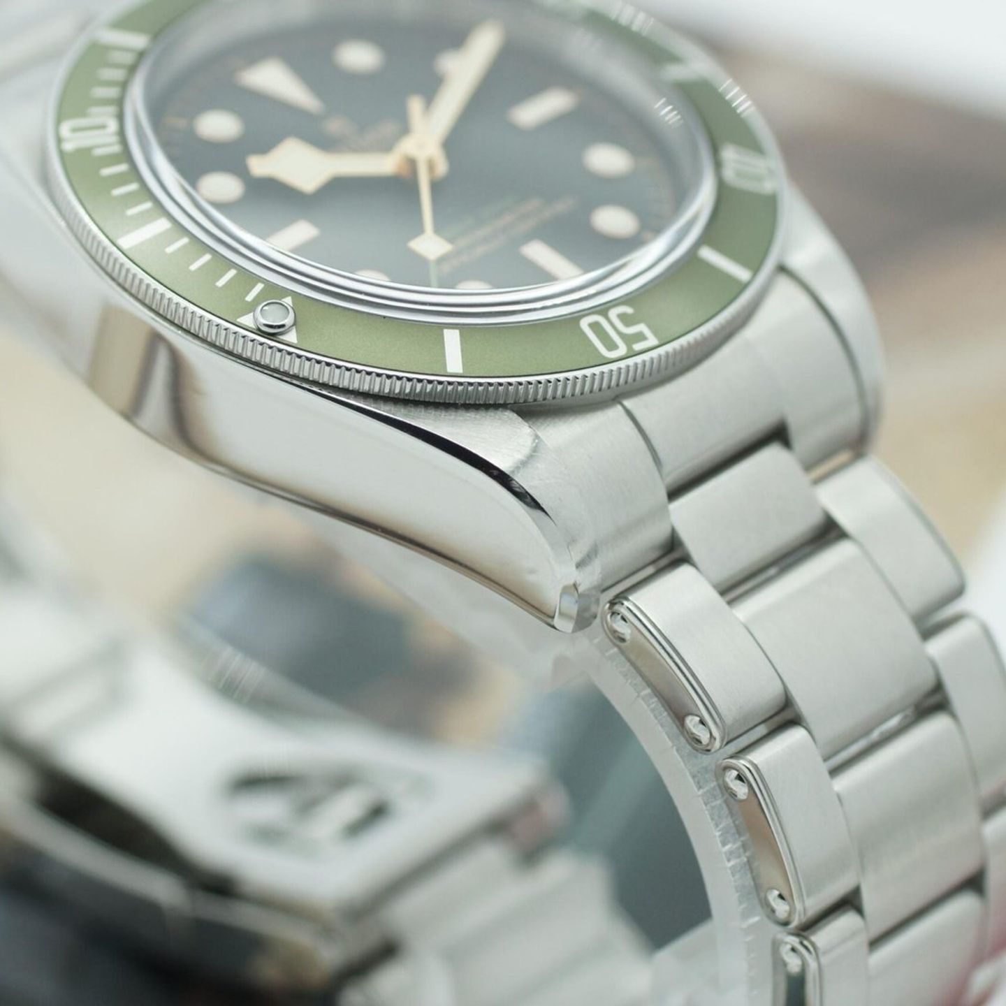 Tudor Black Bay 79230G (2023) - Black dial 41 mm Steel case (7/8)