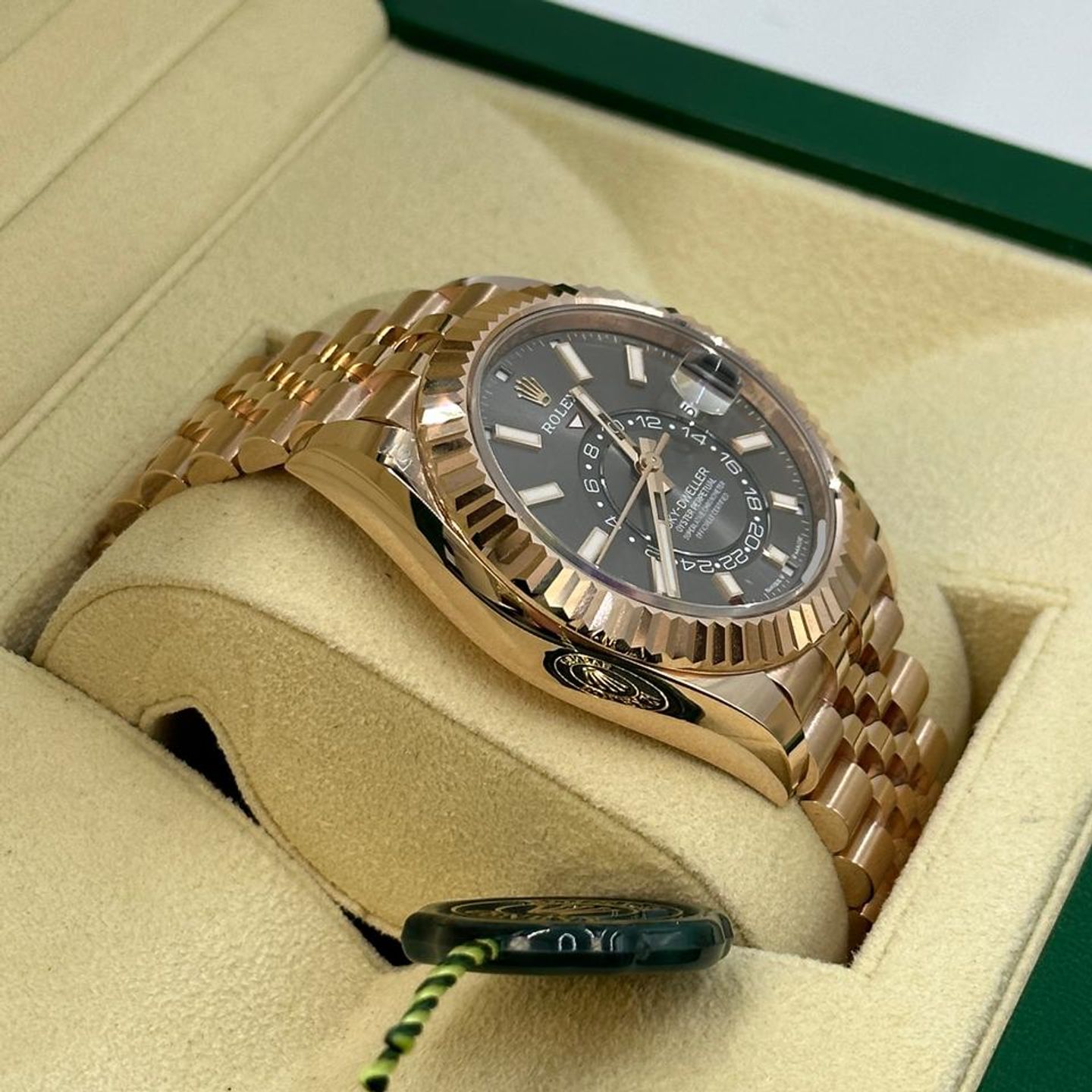 Rolex Sky-Dweller 336935 - (6/10)