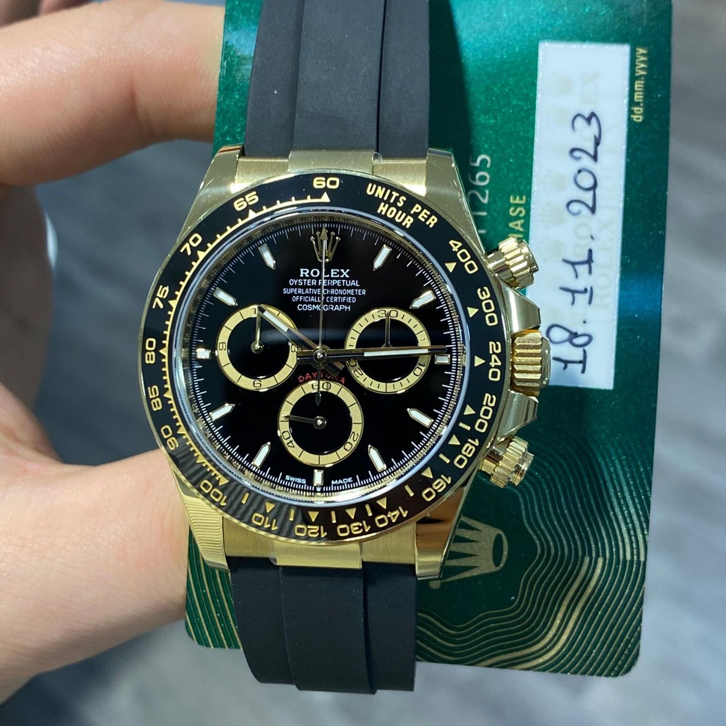 Rolex Daytona 126518LN (2023) - Champagne dial 40 mm Yellow Gold case (1/7)