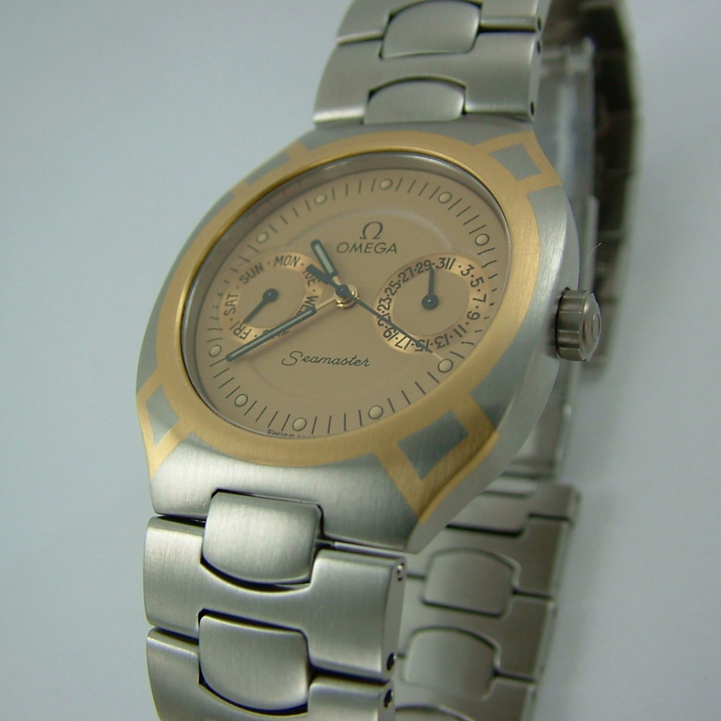 Omega Seamaster - (1995) - Champagne dial 30 mm Gold/Steel case (4/7)