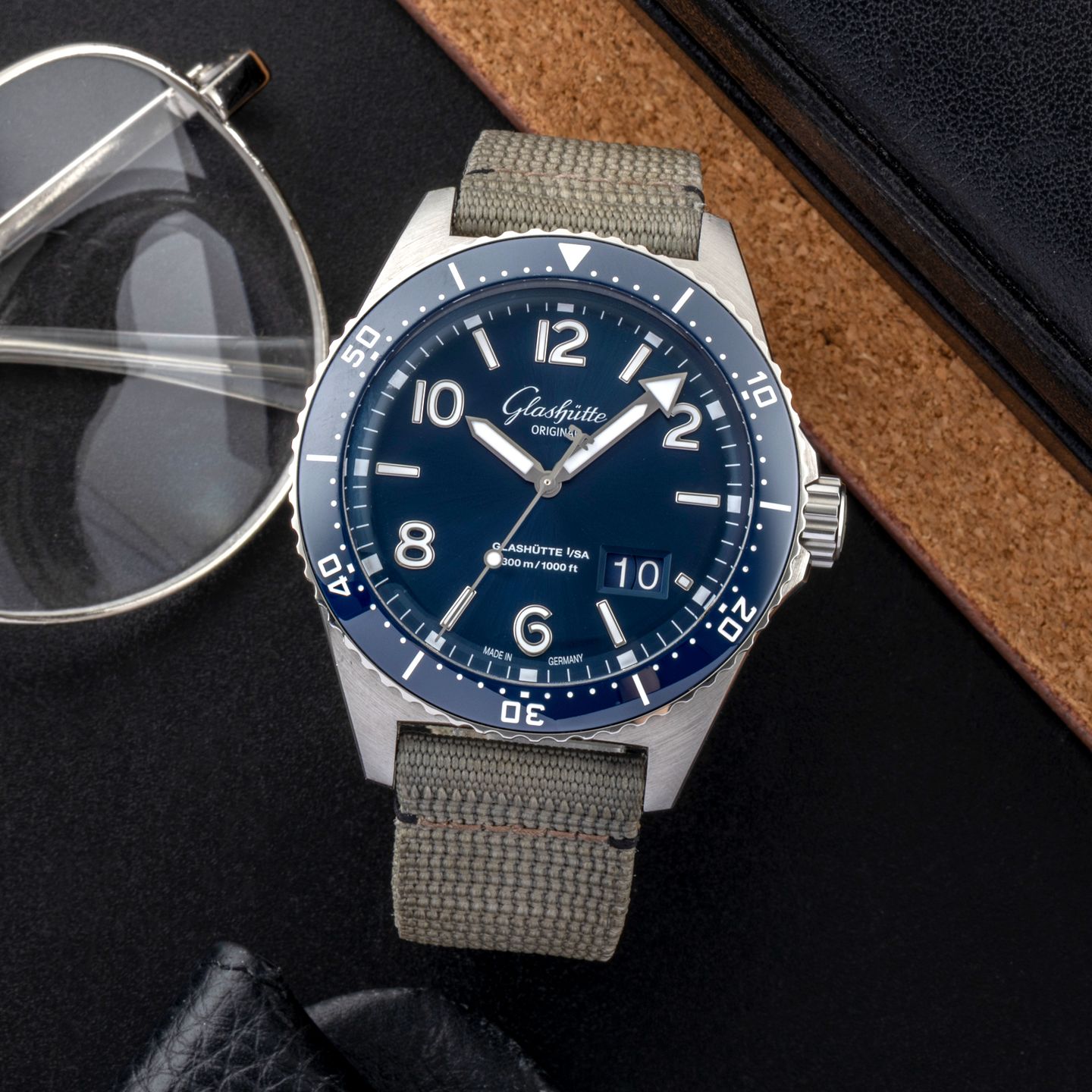 Glashütte Original SeaQ Panorama Date 1-36-13-02-81-34 (Unknown (random serial)) - Blue dial 43 mm Steel case (1/8)