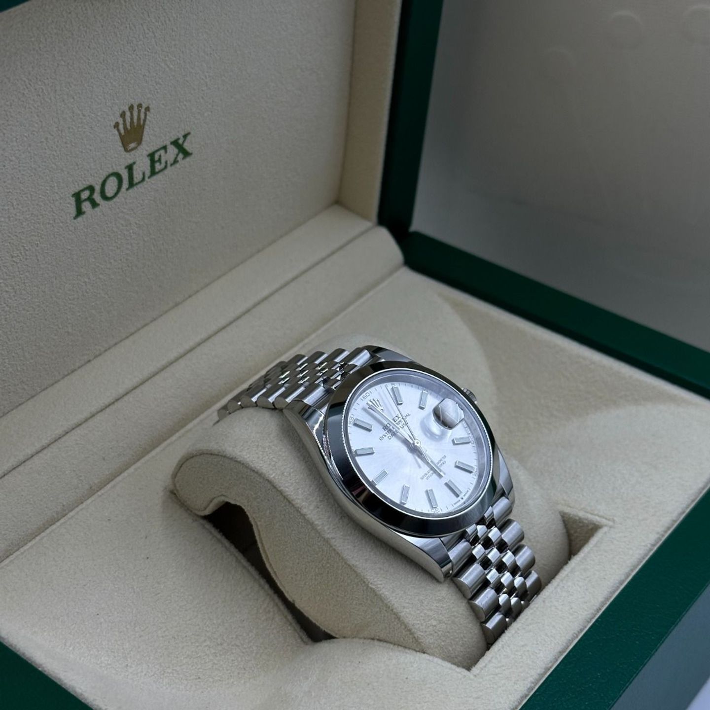 Rolex Datejust 41 126300 (2024) - Zilver wijzerplaat 41mm Staal (3/8)