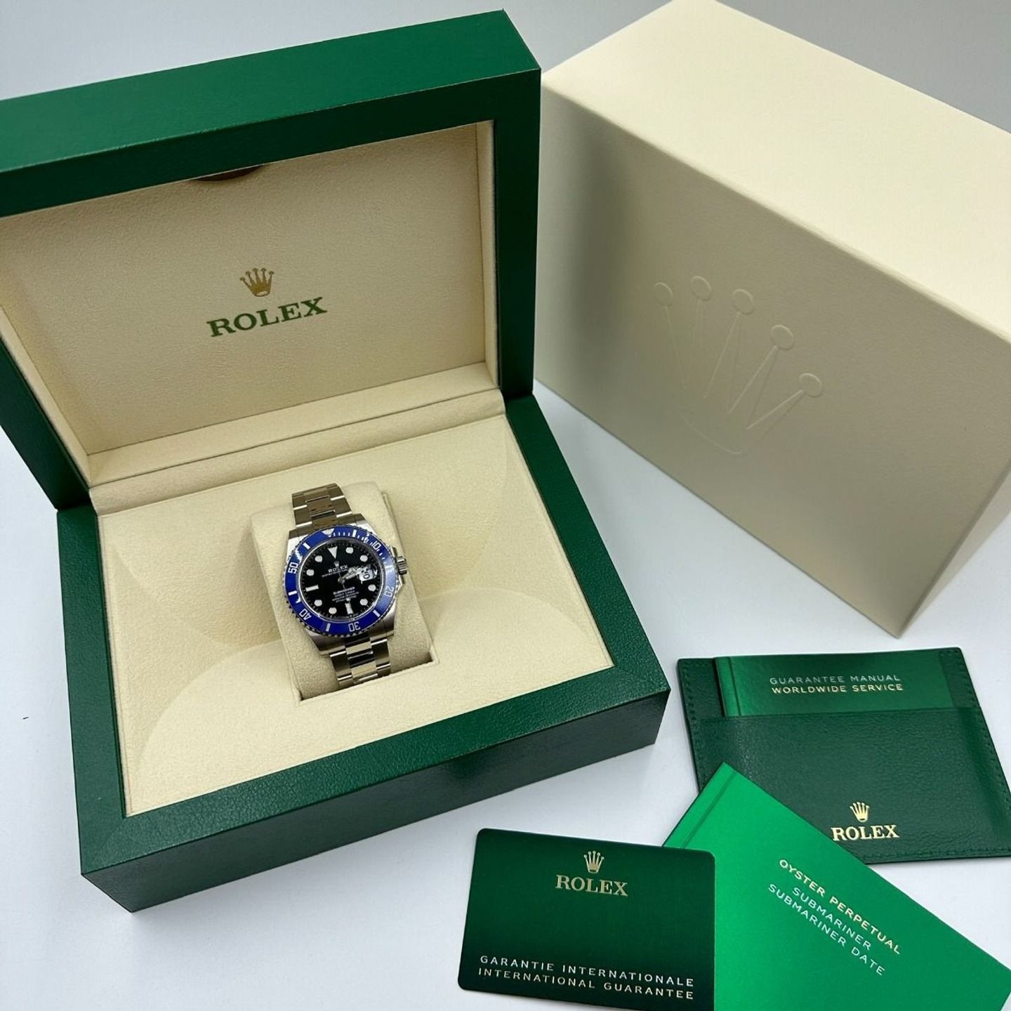 Rolex Submariner Date 126619LB (2021) - Black dial 41 mm White Gold case (2/8)