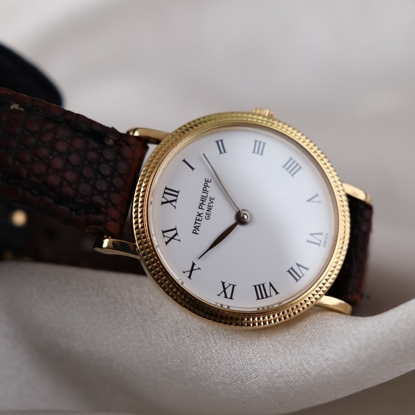 Patek Philippe Calatrava 4819 (1992) - White dial 26 mm Yellow Gold case (8/8)