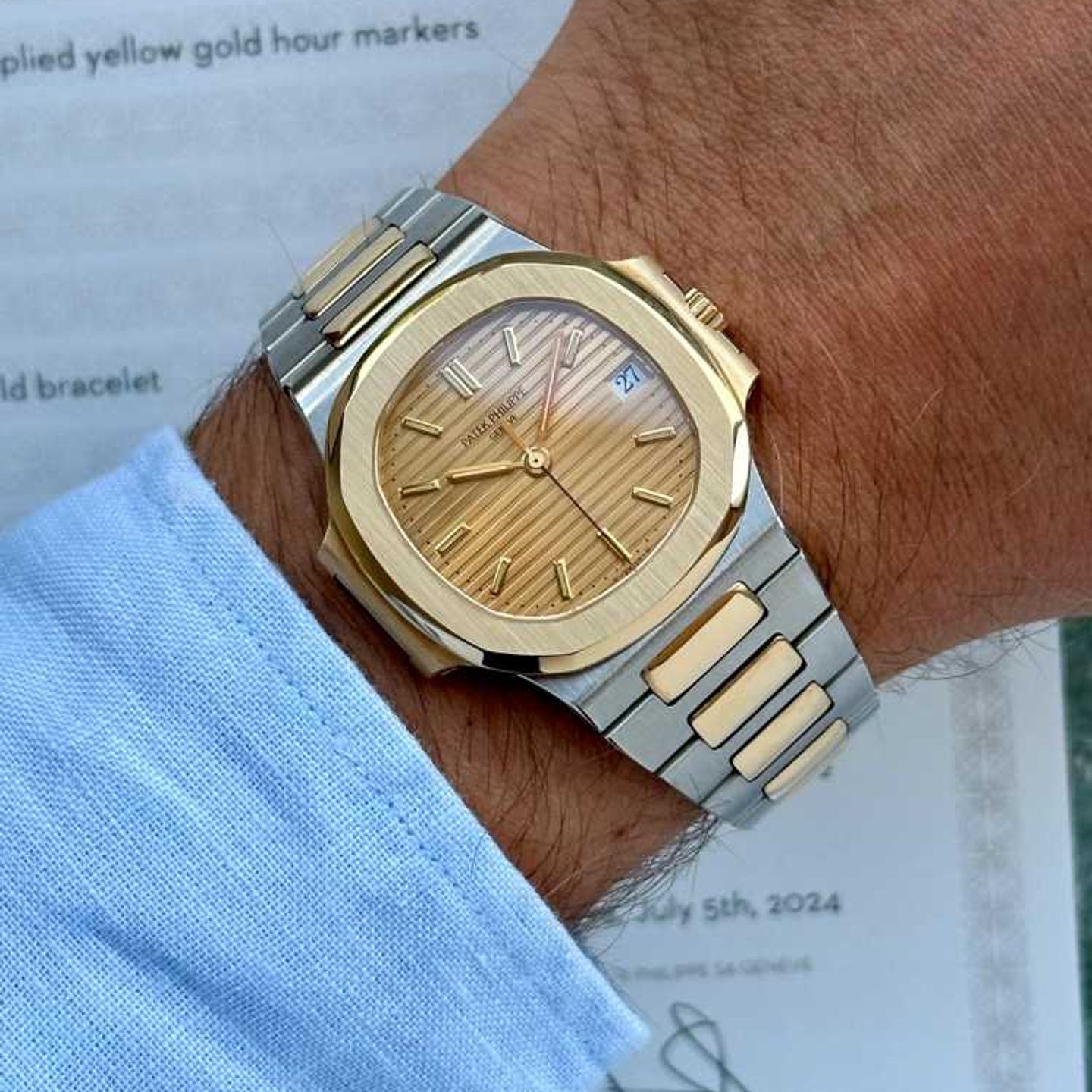 Patek Philippe Nautilus 3800 (1994) - Goud wijzerplaat 37mm Goud/Staal (2/8)