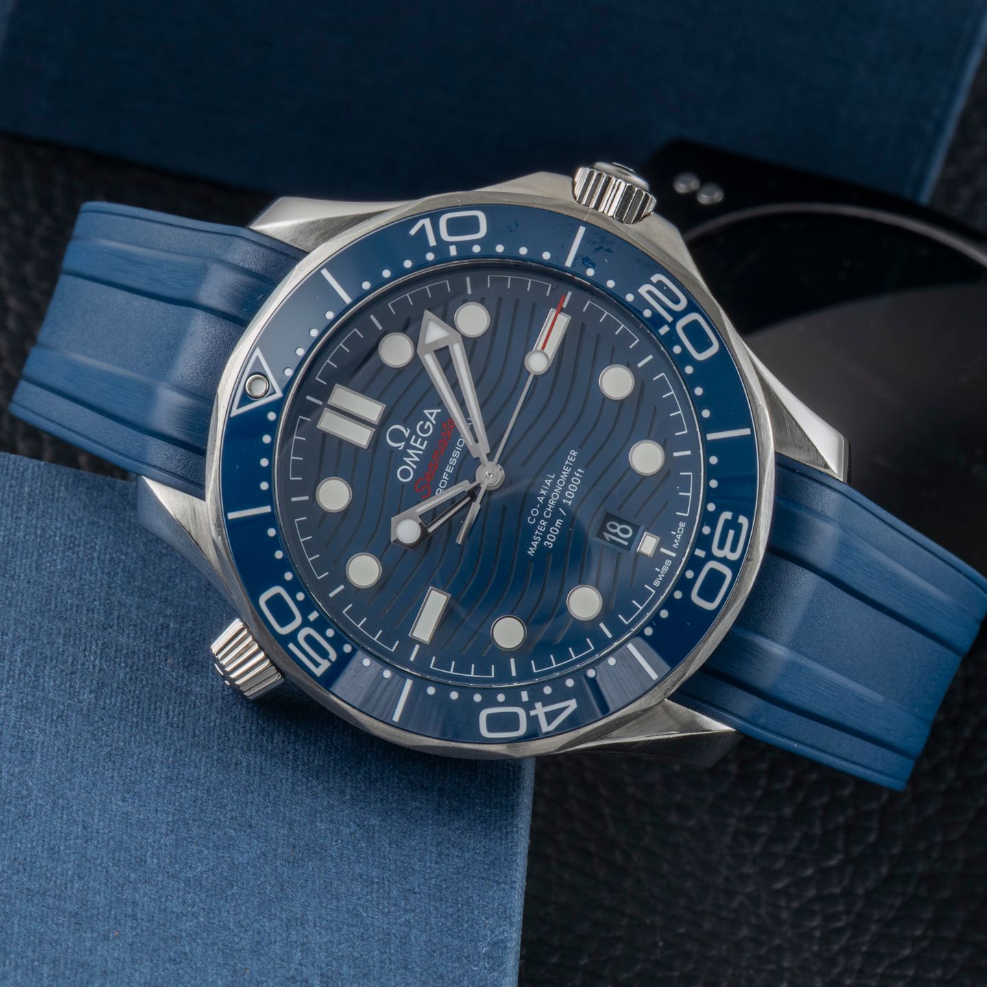 Omega Seamaster Diver 300 M 210.32.42.20.03.001 - (2/8)