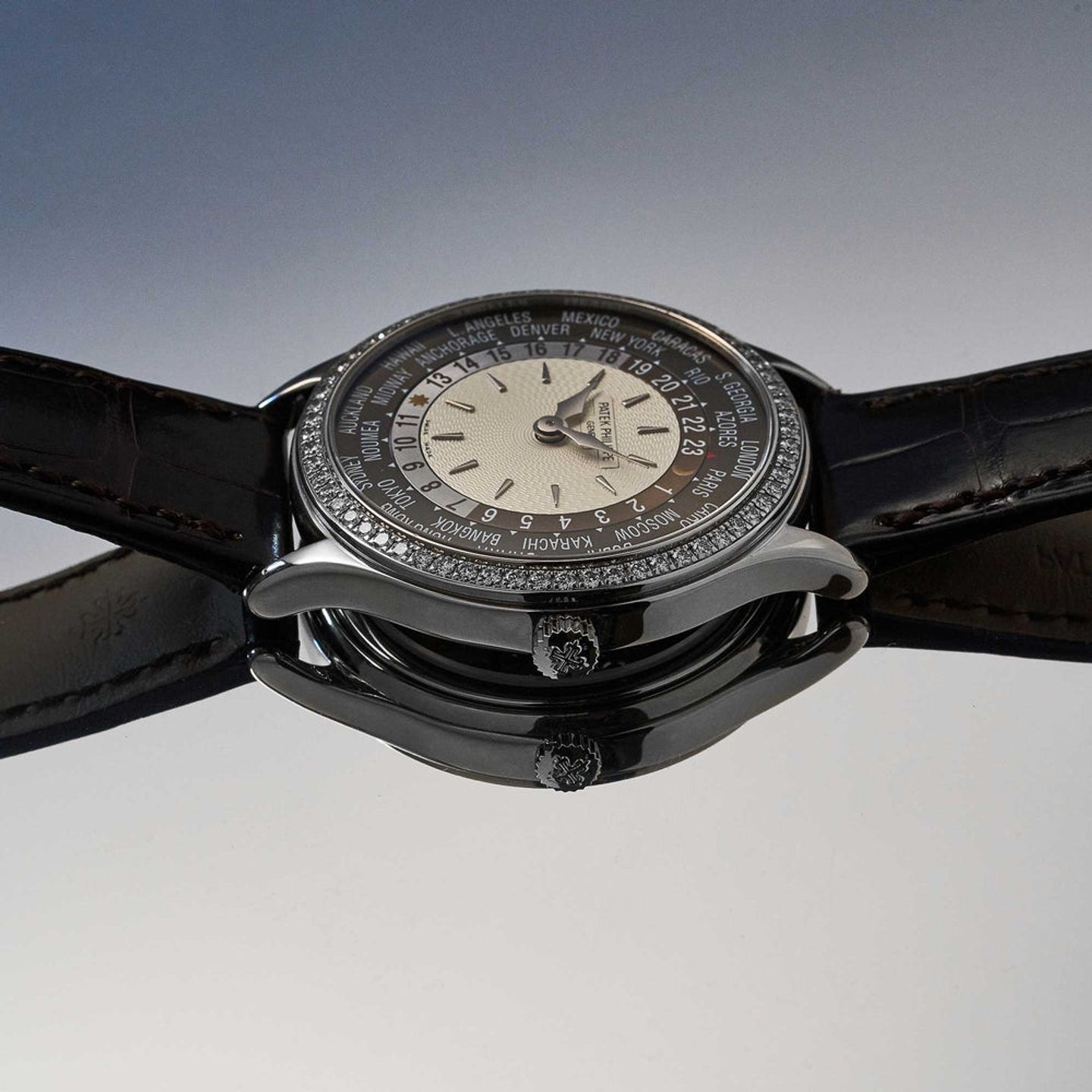 Patek Philippe World Time 7130G-010 - (8/10)