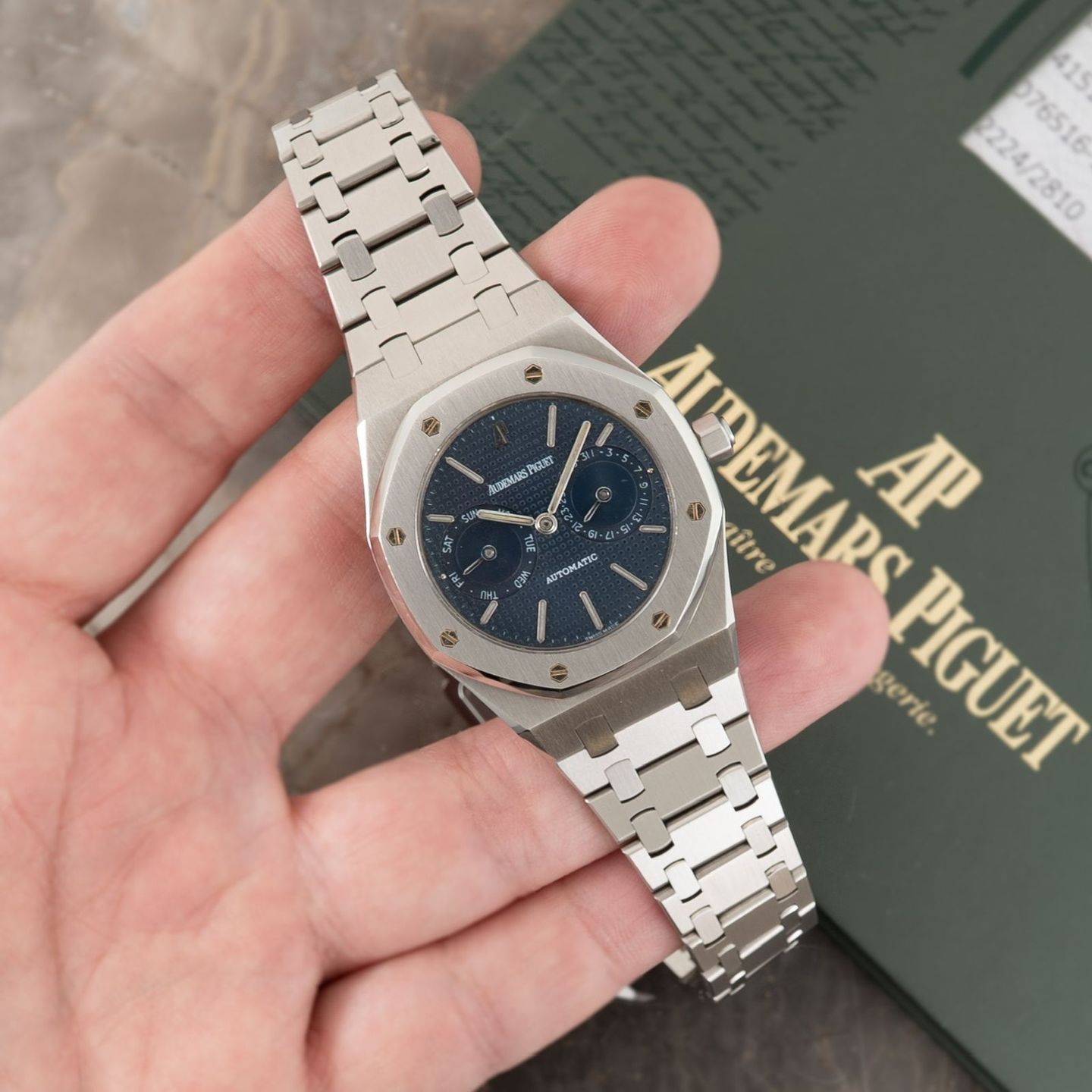 Audemars Piguet Royal Oak Day-Date 25572ST.OO.0789ST.01 (1998) - White dial 36 mm Steel case (4/8)