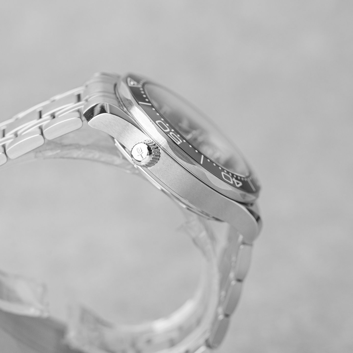 Omega Seamaster Diver 300 M 210.30.42.20.04.001 - (5/8)