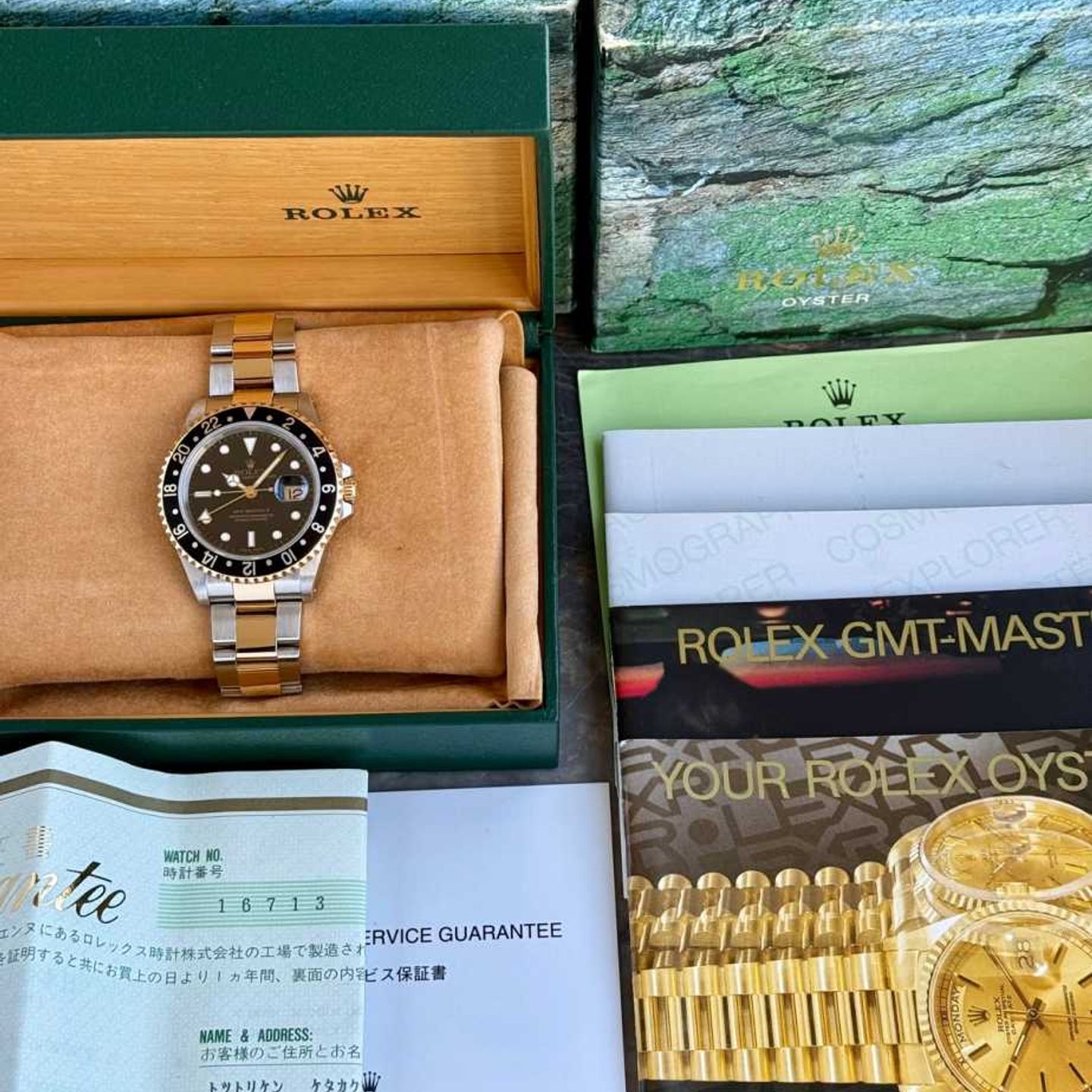 Rolex GMT-Master II 16713 (1999) - Black dial 40 mm Gold/Steel case (3/8)