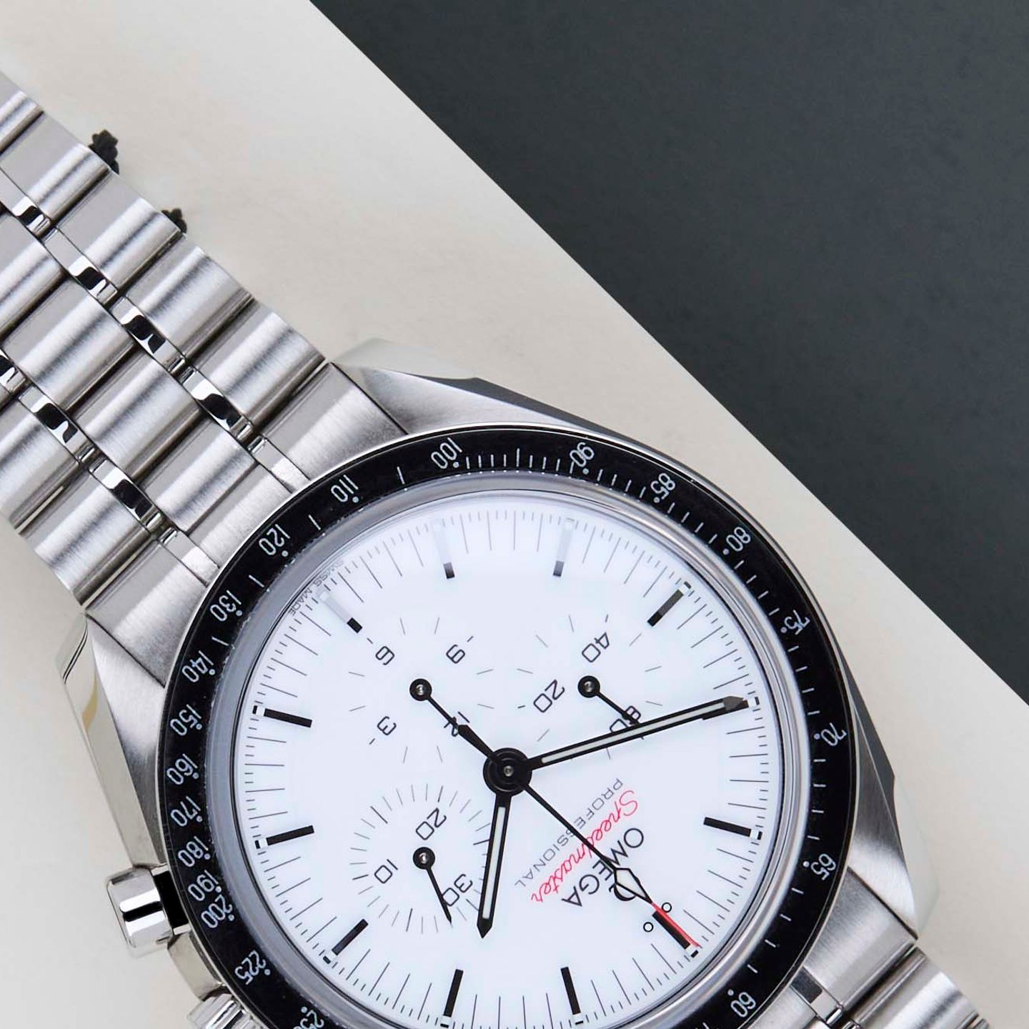 Omega Speedmaster Professional Moonwatch 310.30.42.50.04.001 (2025) - Wit wijzerplaat 42mm Staal (4/8)