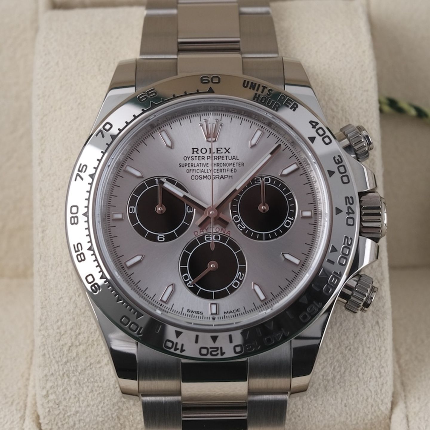 Rolex Daytona 126509 (2024) - 40 mm White Gold case (2/8)