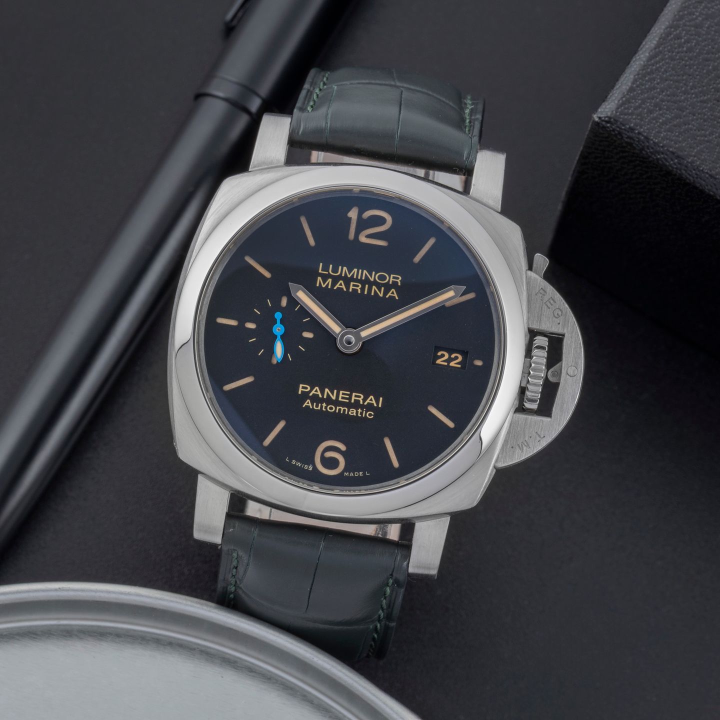 Panerai Luminor Marina 1950 3 Days Automatic PAM01392 (Unknown (random serial)) - Black dial 42 mm Steel case (1/8)