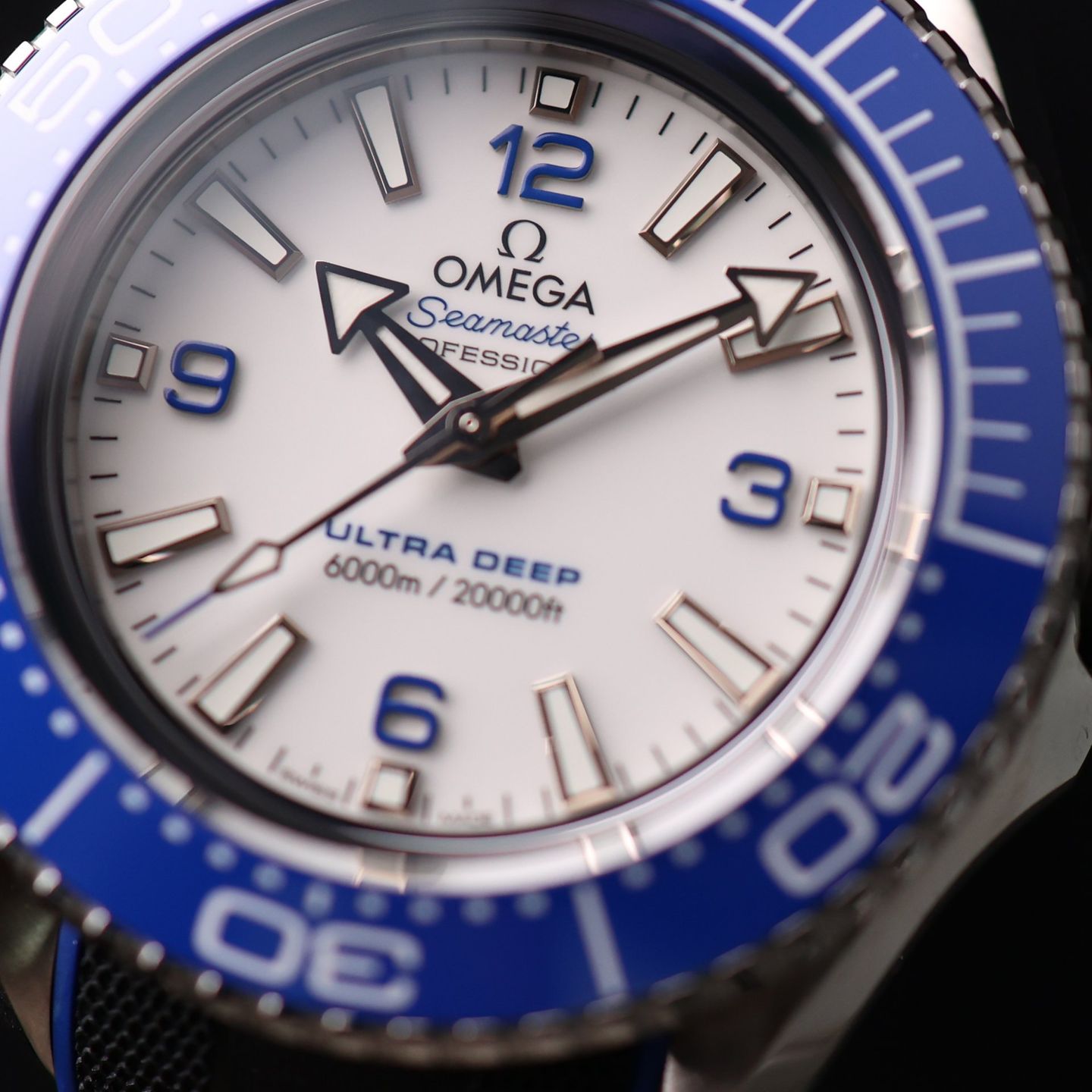 Omega Seamaster Planet Ocean 215.32.46.21.04.001 (2024) - White dial 46 mm Steel case (2/3)