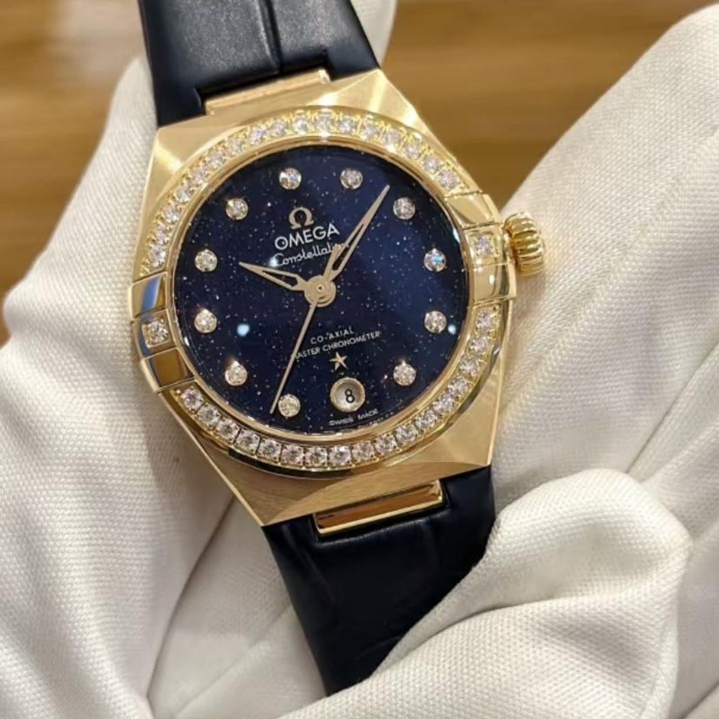 Omega Constellation 131.58.29.20.99.006 (2024) - Blauw wijzerplaat 29mm Roségoud (2/4)