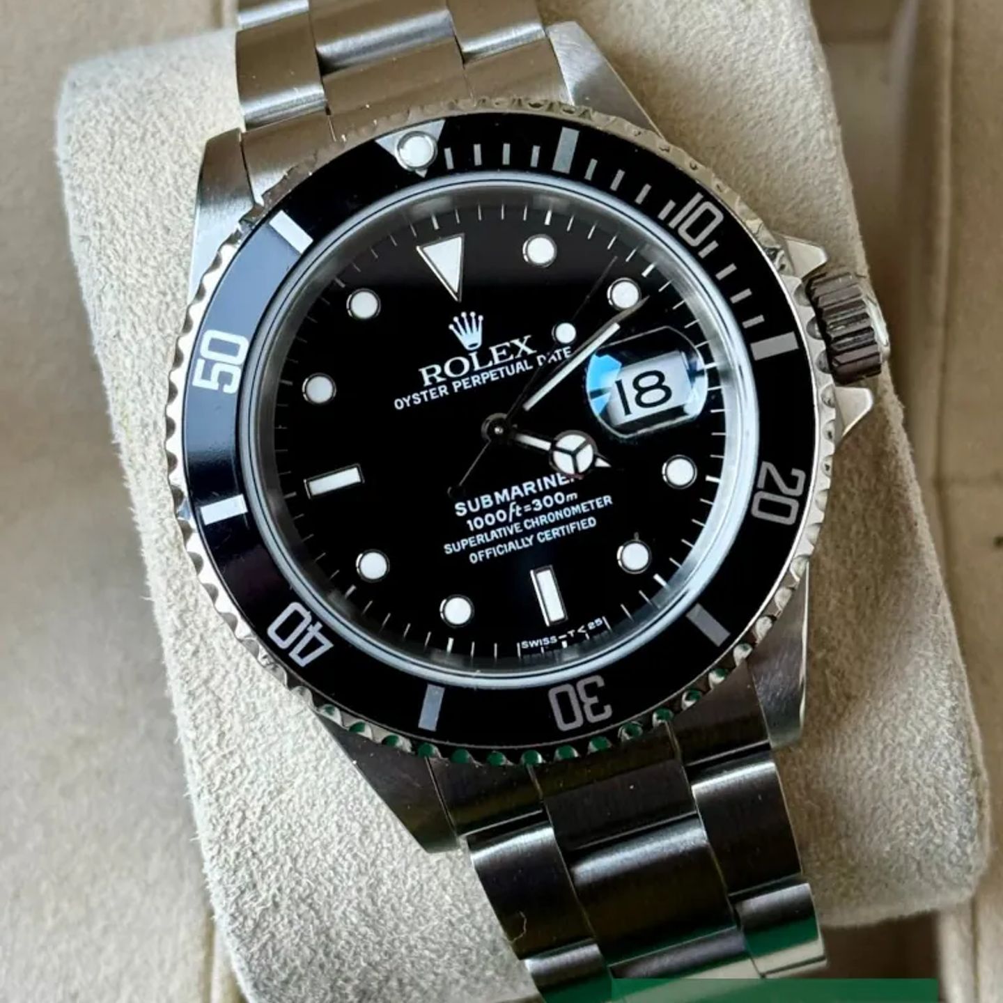 Rolex Submariner Date 16610 (1991) - Black dial 40 mm Steel case (1/7)
