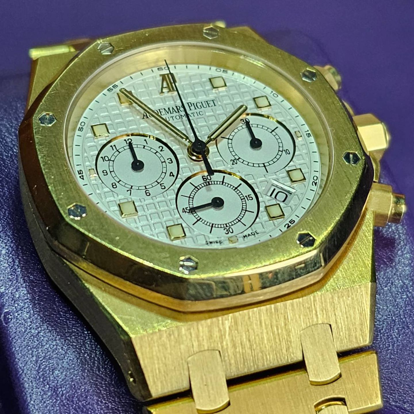 Audemars Piguet Royal Oak Chronograph 25960BA.OO.1185BA.01 (Onbekend (willekeurig serienummer)) - Wit wijzerplaat 39mm Geelgoud (1/5)