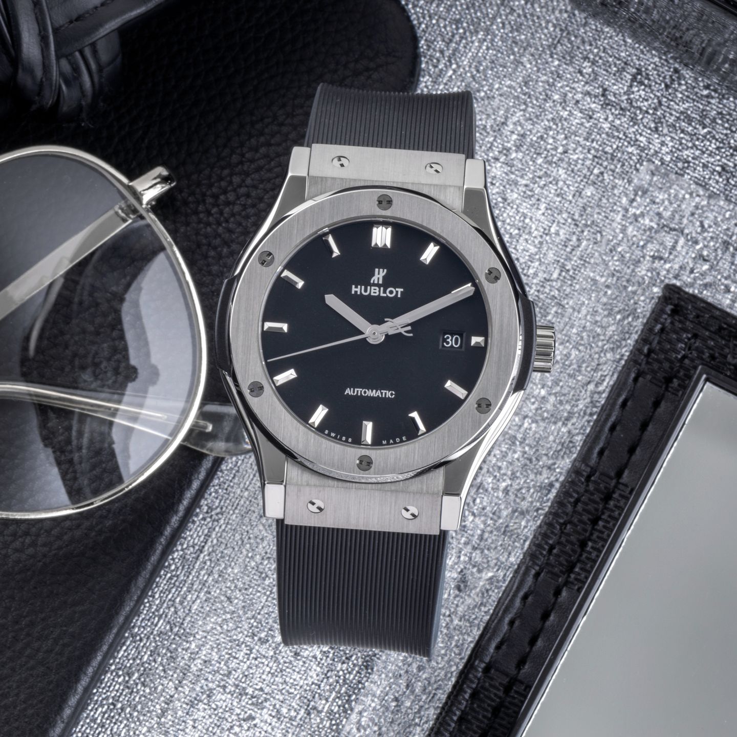 Hublot Classic Fusion 542.NX.1171.RX (2018) - Zwart wijzerplaat 42mm Titanium (1/8)