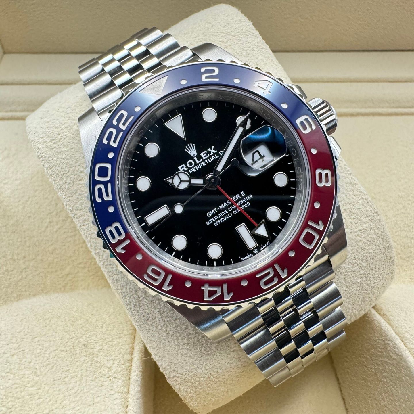 Rolex GMT-Master II 126710BLNR (2024) - Black dial 40 mm Steel case (1/8)