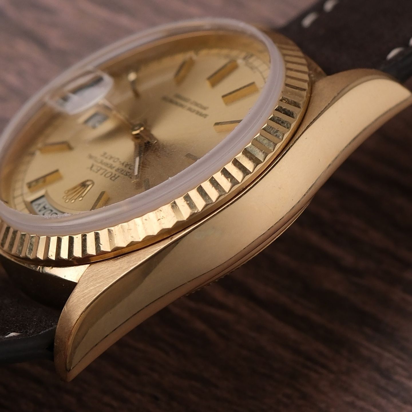 Rolex Day-Date 36 18038 (1978) - Champagne wijzerplaat 36mm Geelgoud (5/8)