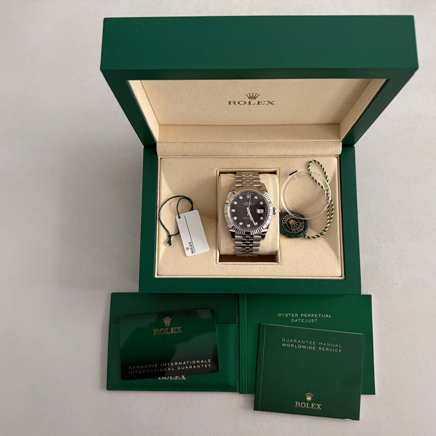 Rolex Datejust 41 126334 (2024) - Zwart wijzerplaat 41mm Staal (2/6)