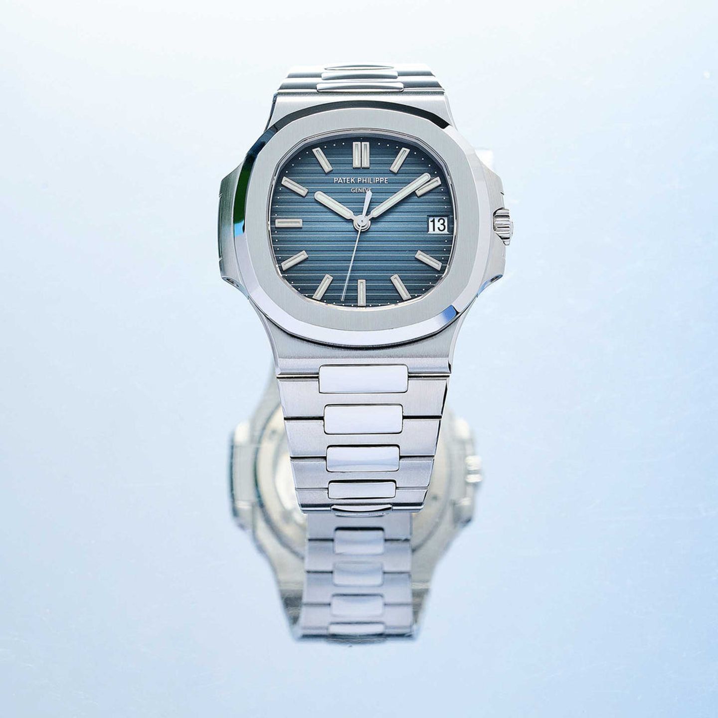 Patek Philippe Nautilus 5711/1A-010 - (2/8)