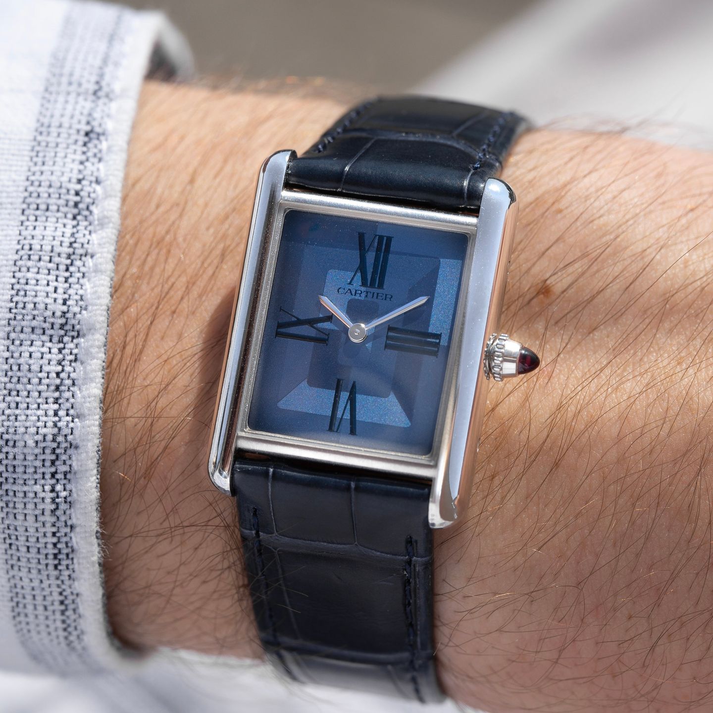 Cartier Tank Louis Cartier WGTA0121 (2023) - Blauw wijzerplaat 33mm Platina (1/5)