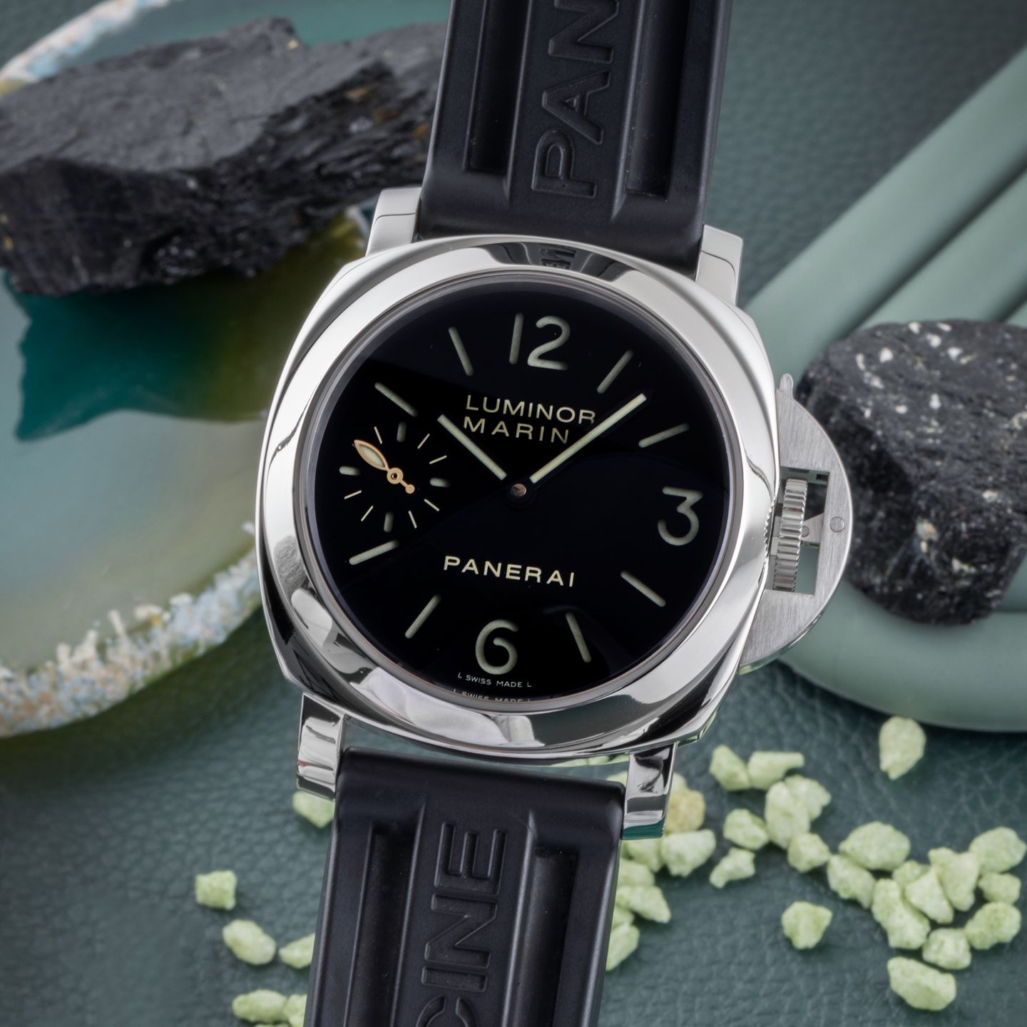 Panerai Luminor Marina PAM00111 (Unknown (random serial)) - Black dial 44 mm Steel case (3/8)