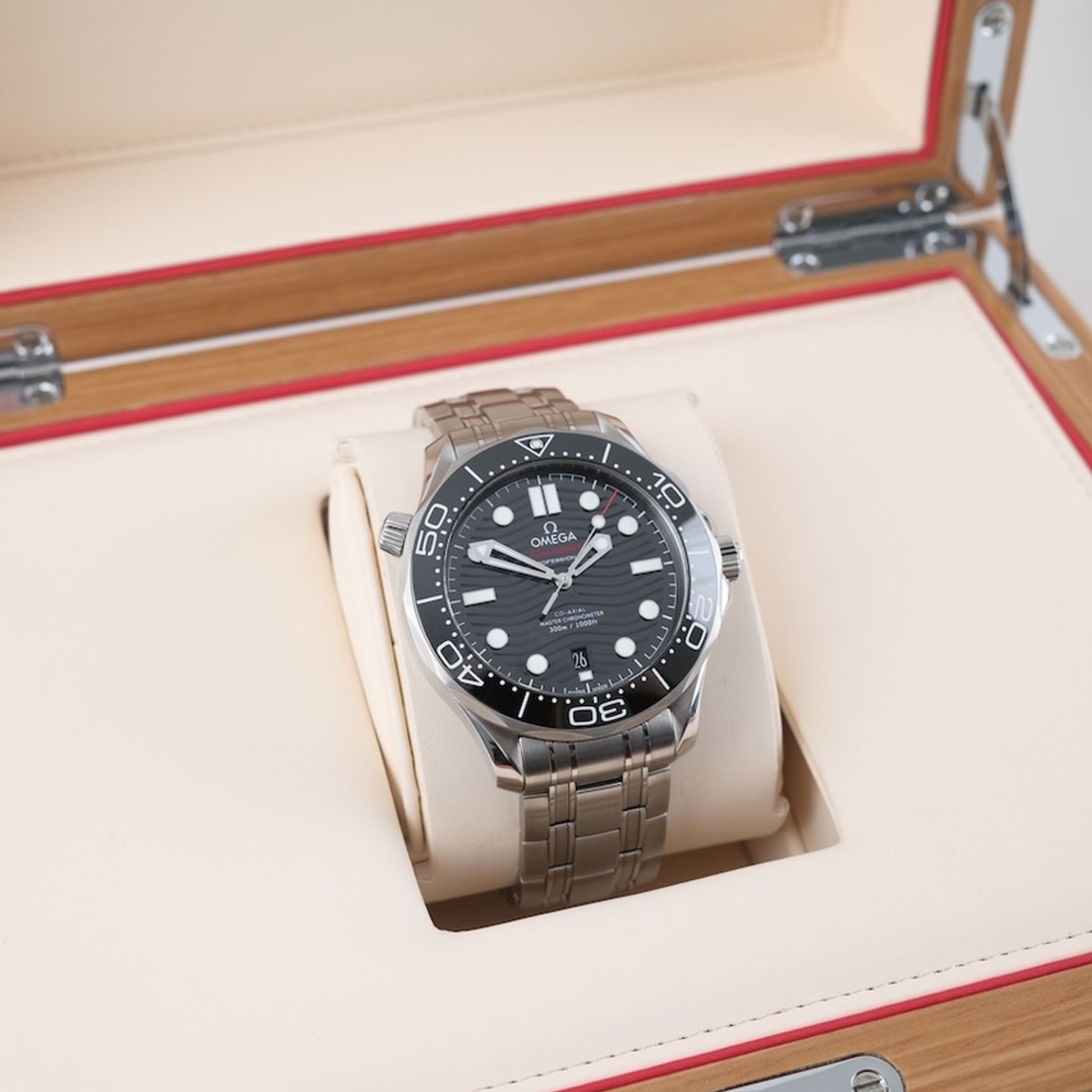 Omega Seamaster Diver 300 M 210.30.42.20.01.001 - (2/8)