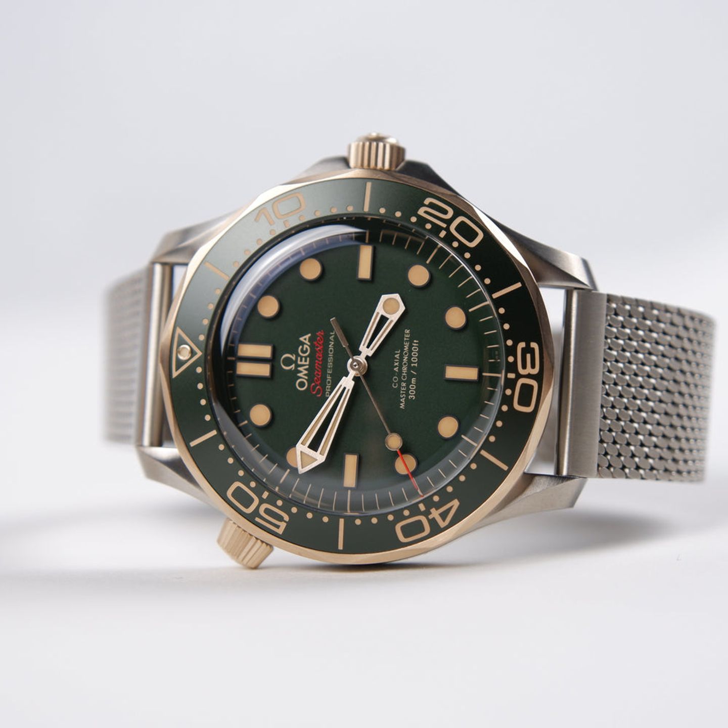 Omega Seamaster Diver 300 M 210.90.42.20.10.001 (2026) - Groen wijzerplaat 42mm Titanium (1/2)