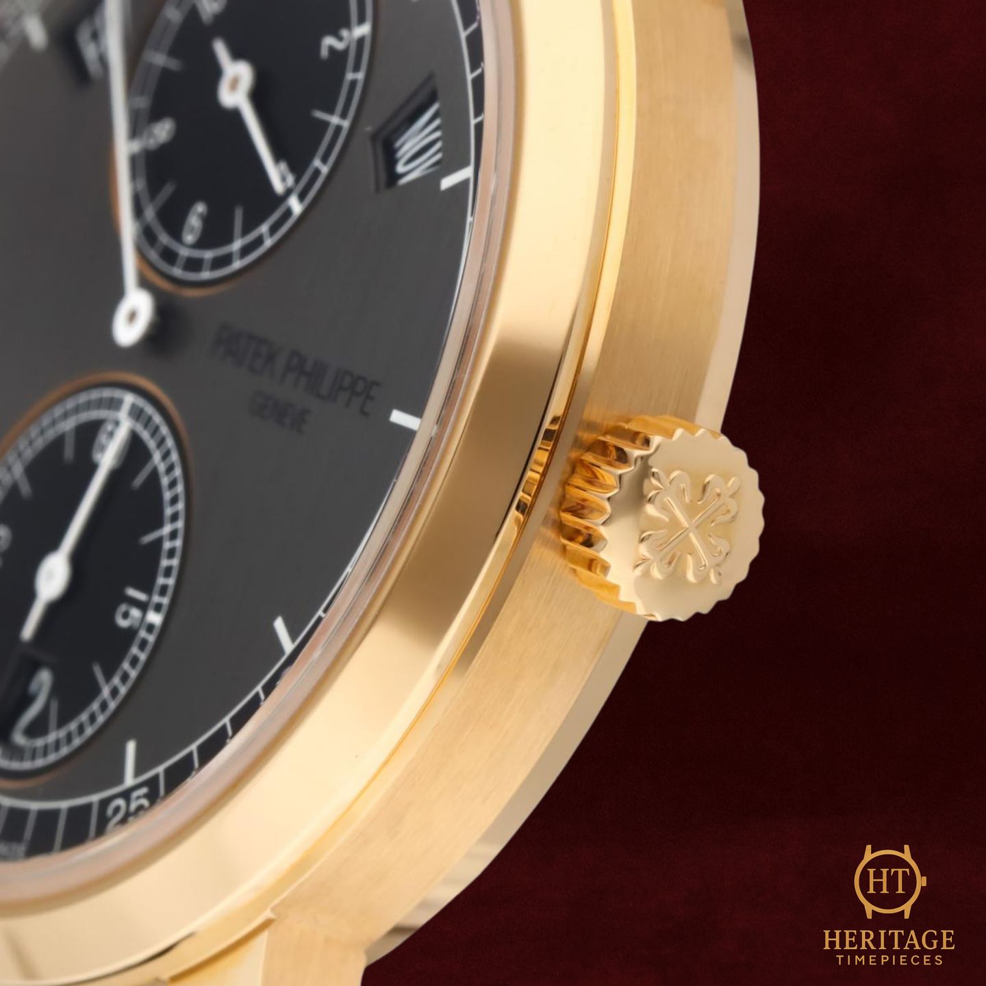 Patek Philippe Annual Calendar 5235/50R-001 - (3/8)
