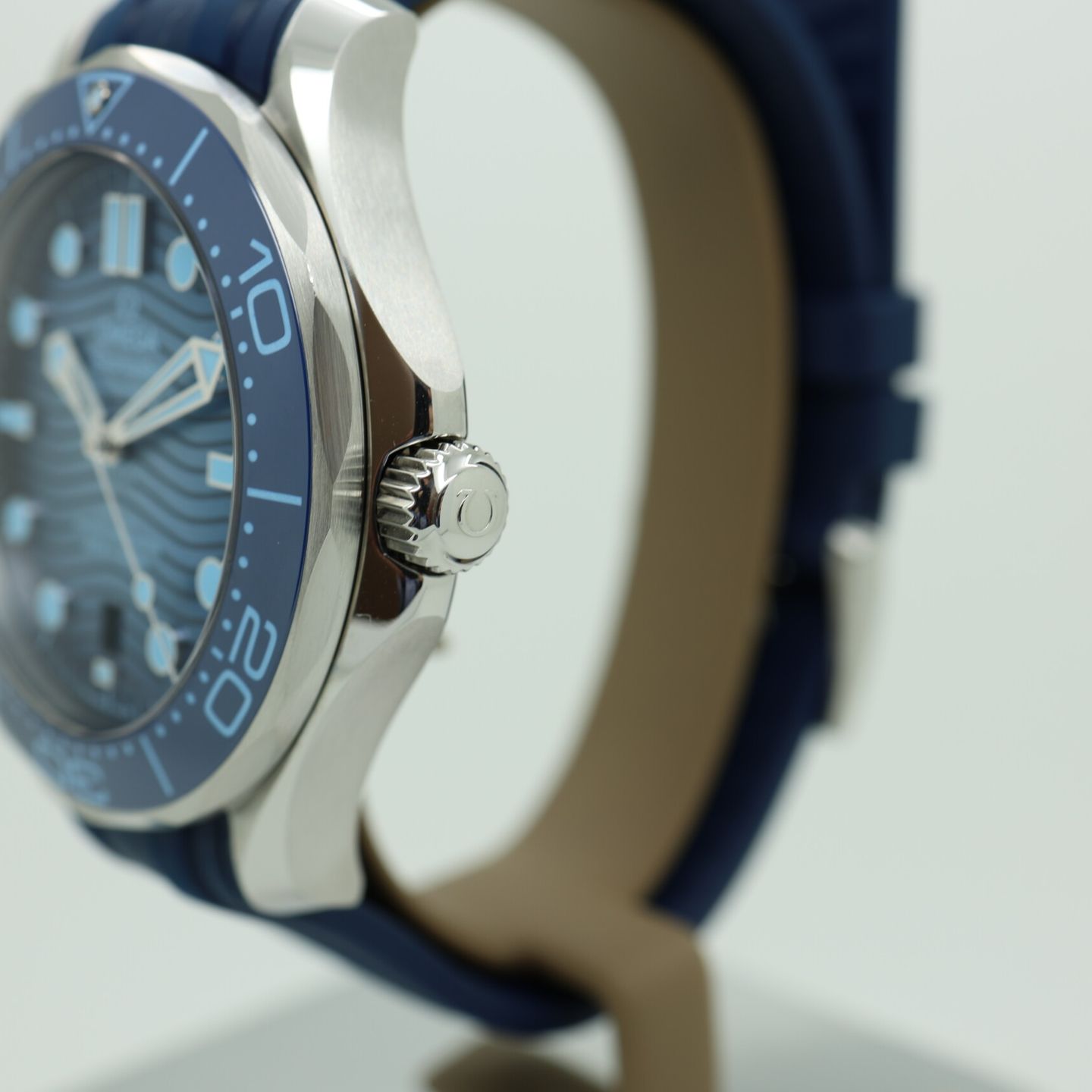 Omega Seamaster Diver 300 M 210.32.42.20.03.002 (2024) - Blue dial 42 mm Steel case (4/8)