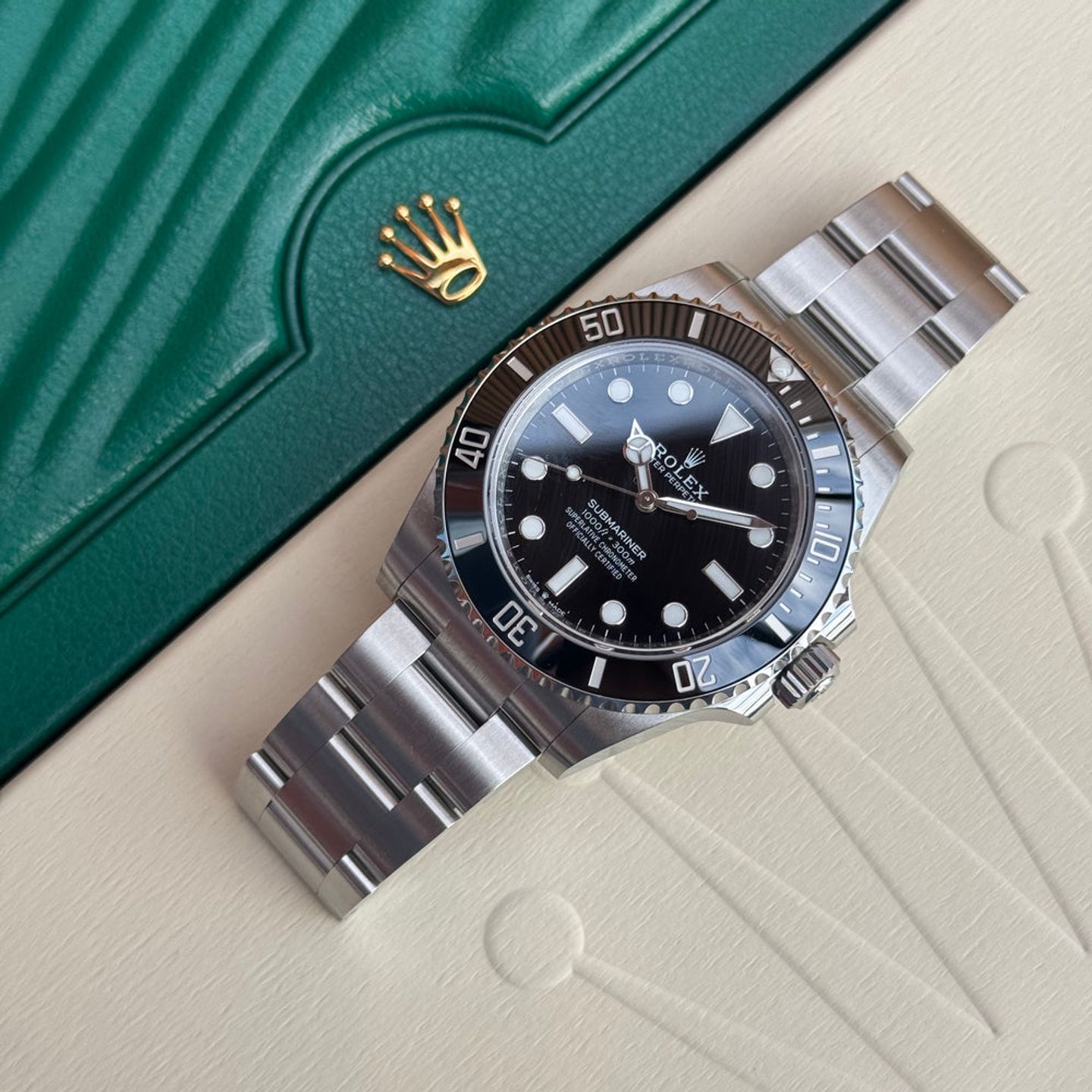 Rolex Submariner No Date 124060 (2025) - Black dial 41 mm Steel case (2/5)