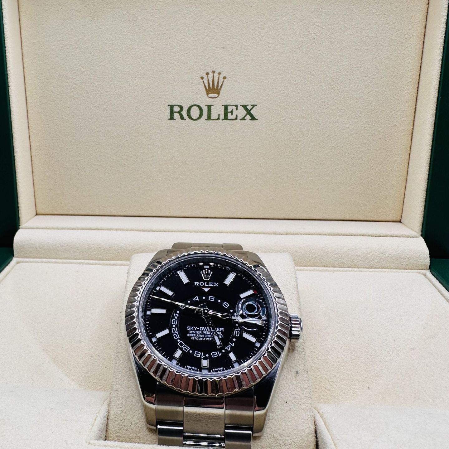 Rolex Sky-Dweller 326934 (Unknown (random serial)) - Black dial 42 mm Steel case (3/6)