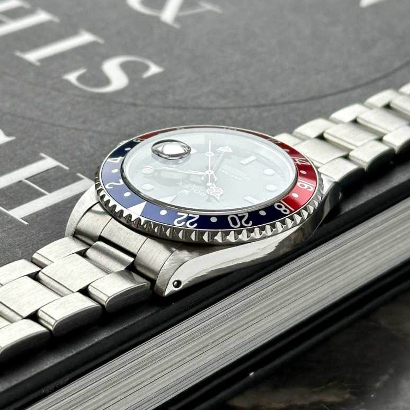 Rolex GMT-Master 16700 (1996) - Zwart wijzerplaat 40mm Staal (7/8)