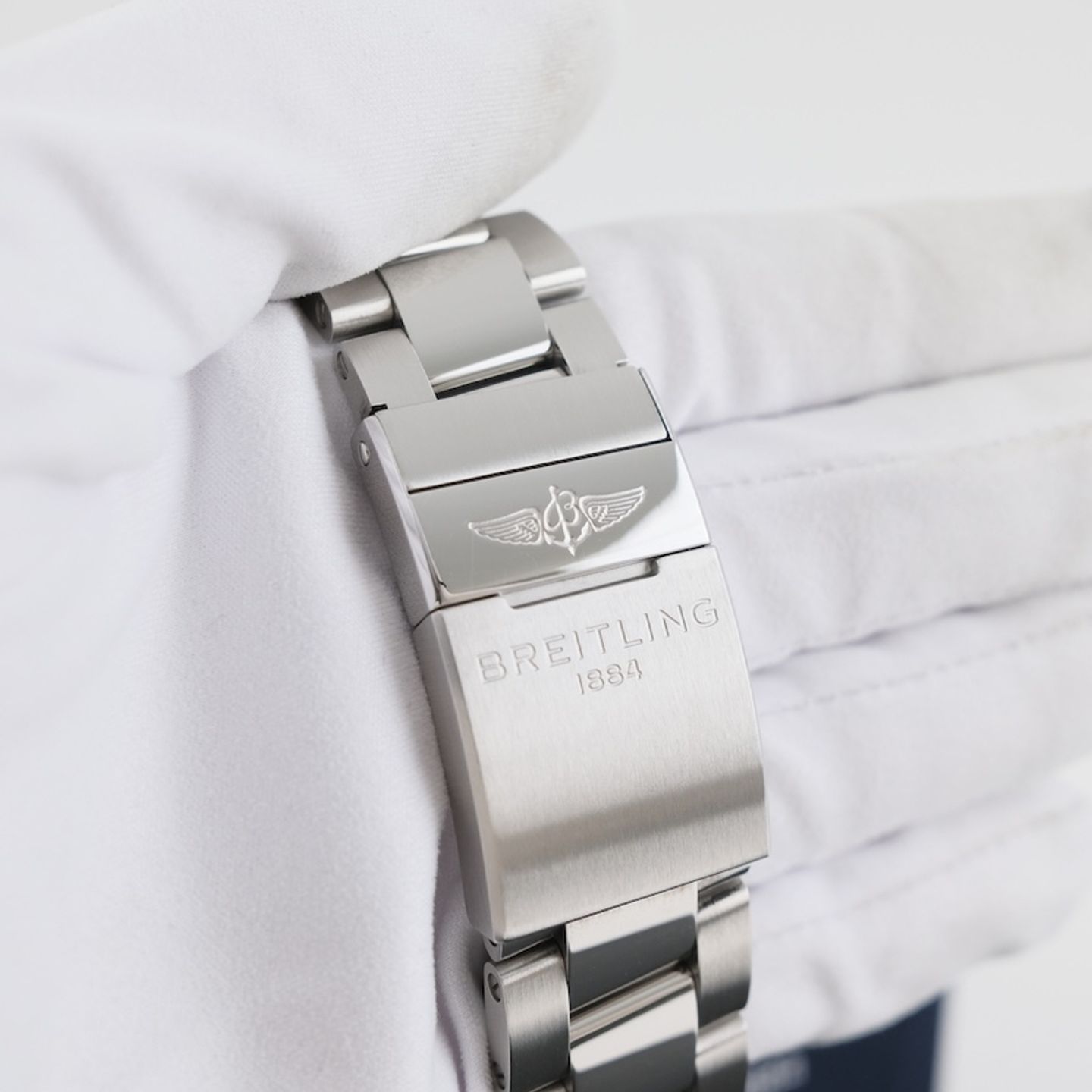 Breitling Avenger A32397 (2025) - 43 mm Steel case (8/8)