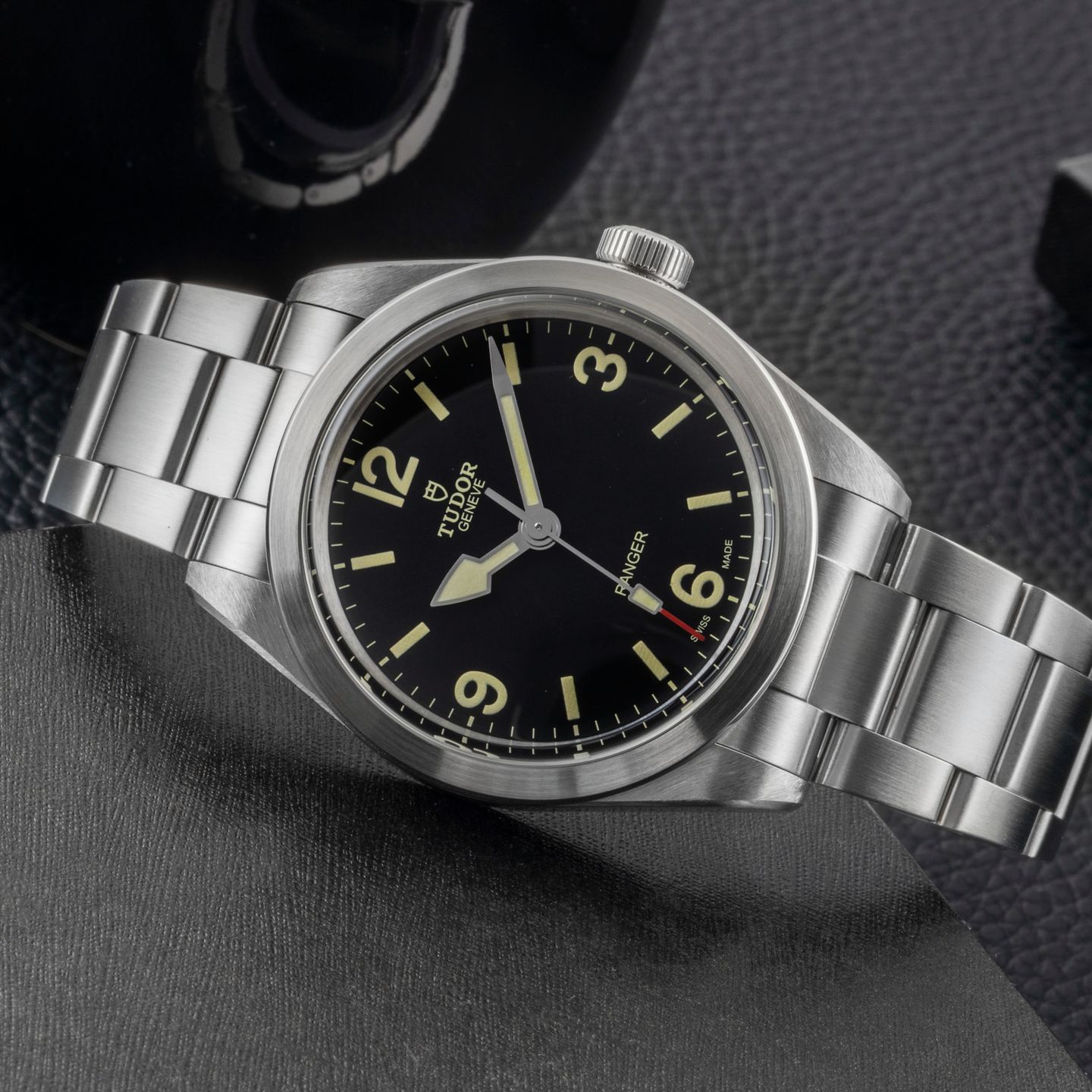Tudor Ranger 79950 (Unknown (random serial)) - Black dial 39 mm Steel case (2/8)