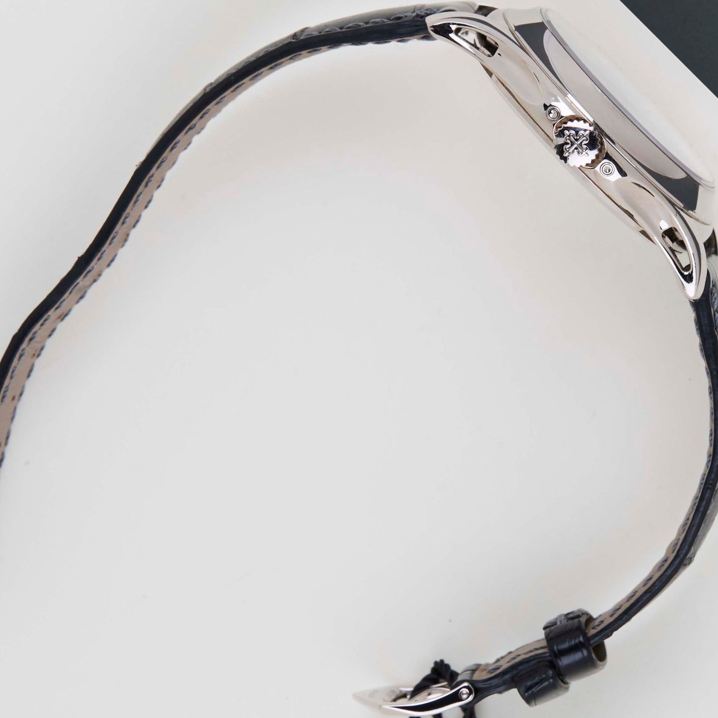 Patek Philippe Annual Calendar 5205G-010 (2017) - Black dial 40 mm White Gold case (7/8)