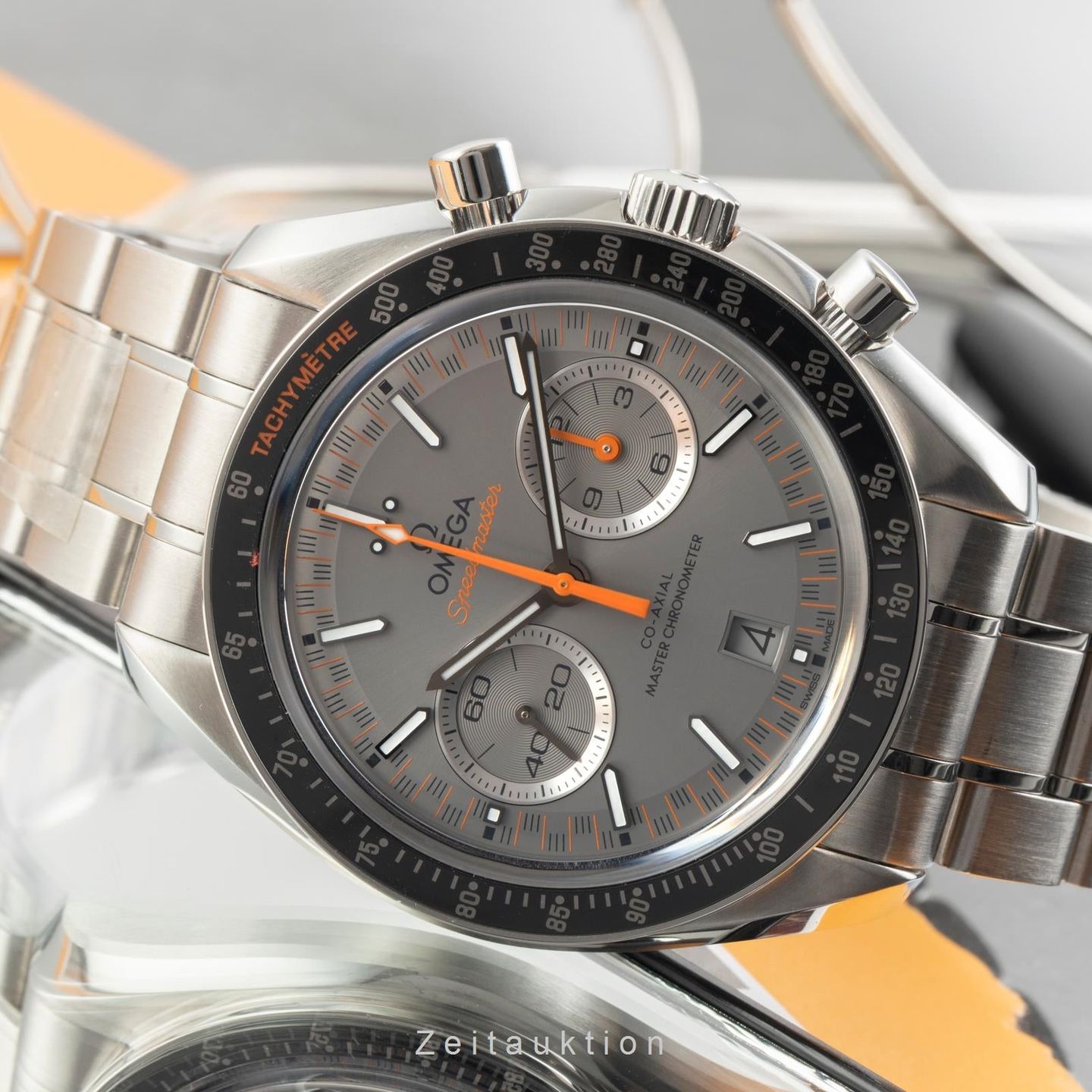 Omega Speedmaster Racing 329.30.44.51.06.001 - (2/8)