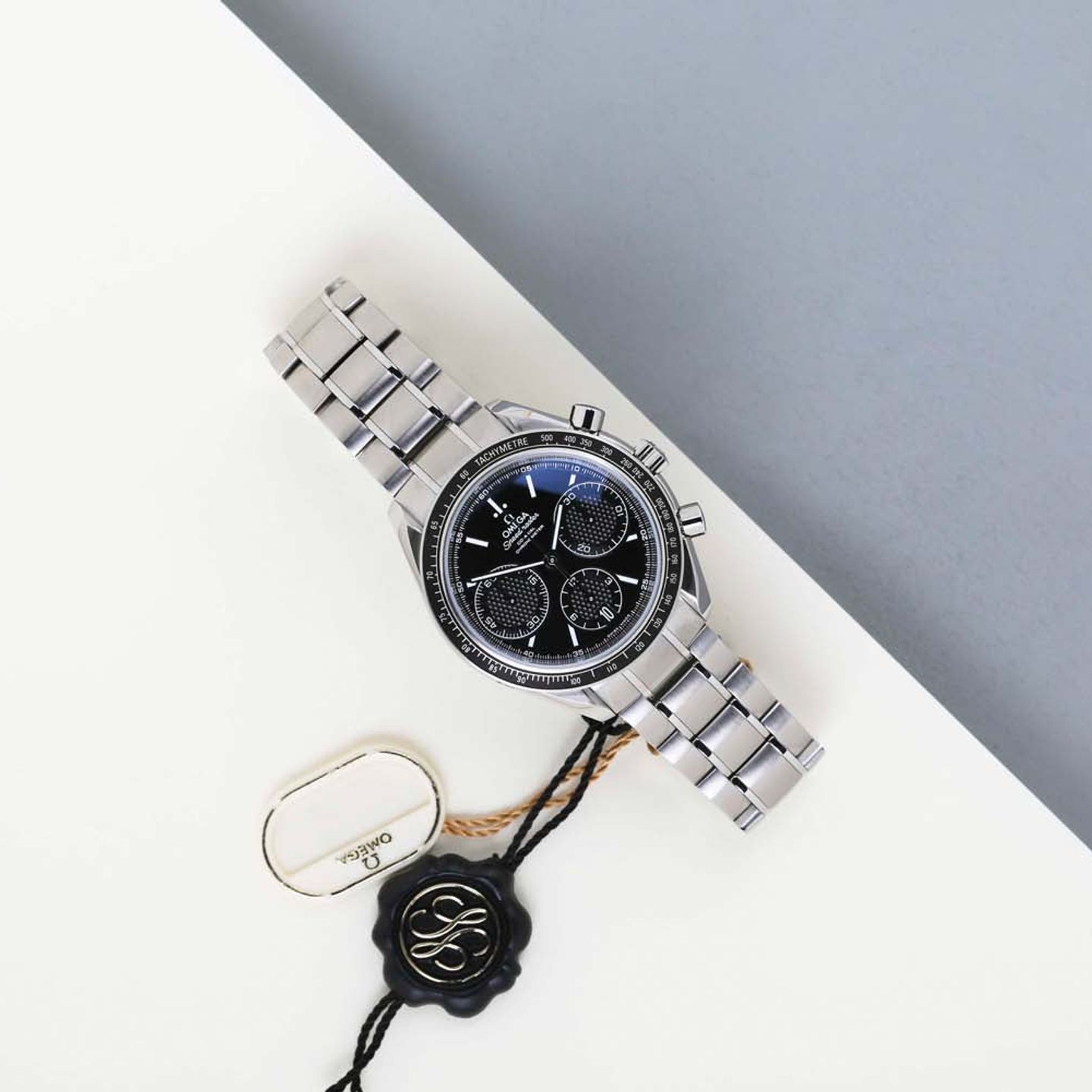 Omega Speedmaster Racing 326.30.40.50.01.001 (2019) - Black dial 40 mm Steel case (2/8)