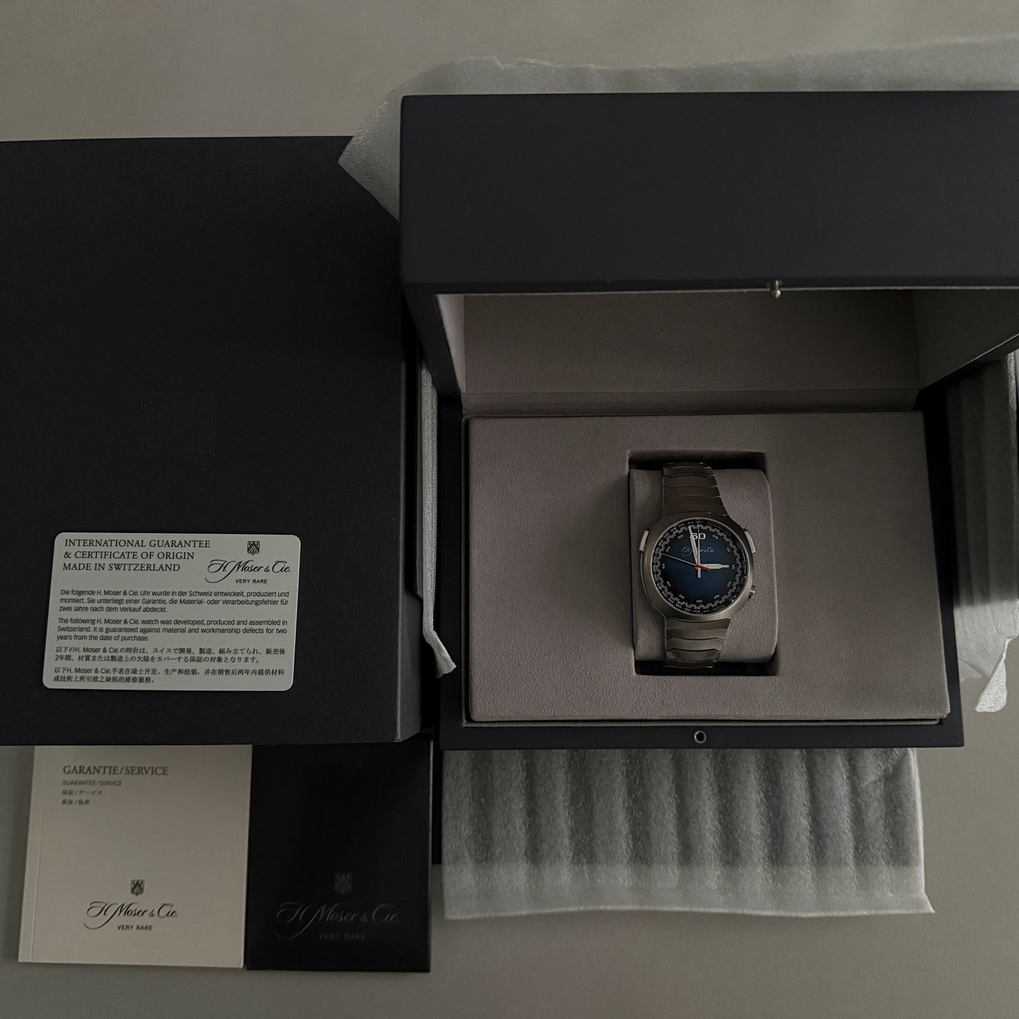 H. Moser & Cie. Streamliner 6902-1201 - (4/14)