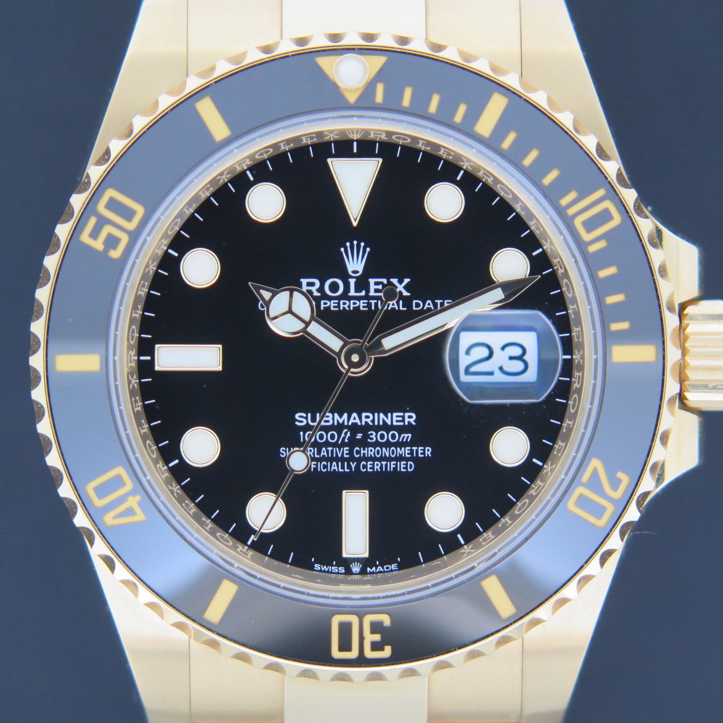 Rolex Submariner Date 126618LN (2022) - Black dial 41 mm Yellow Gold case (2/4)