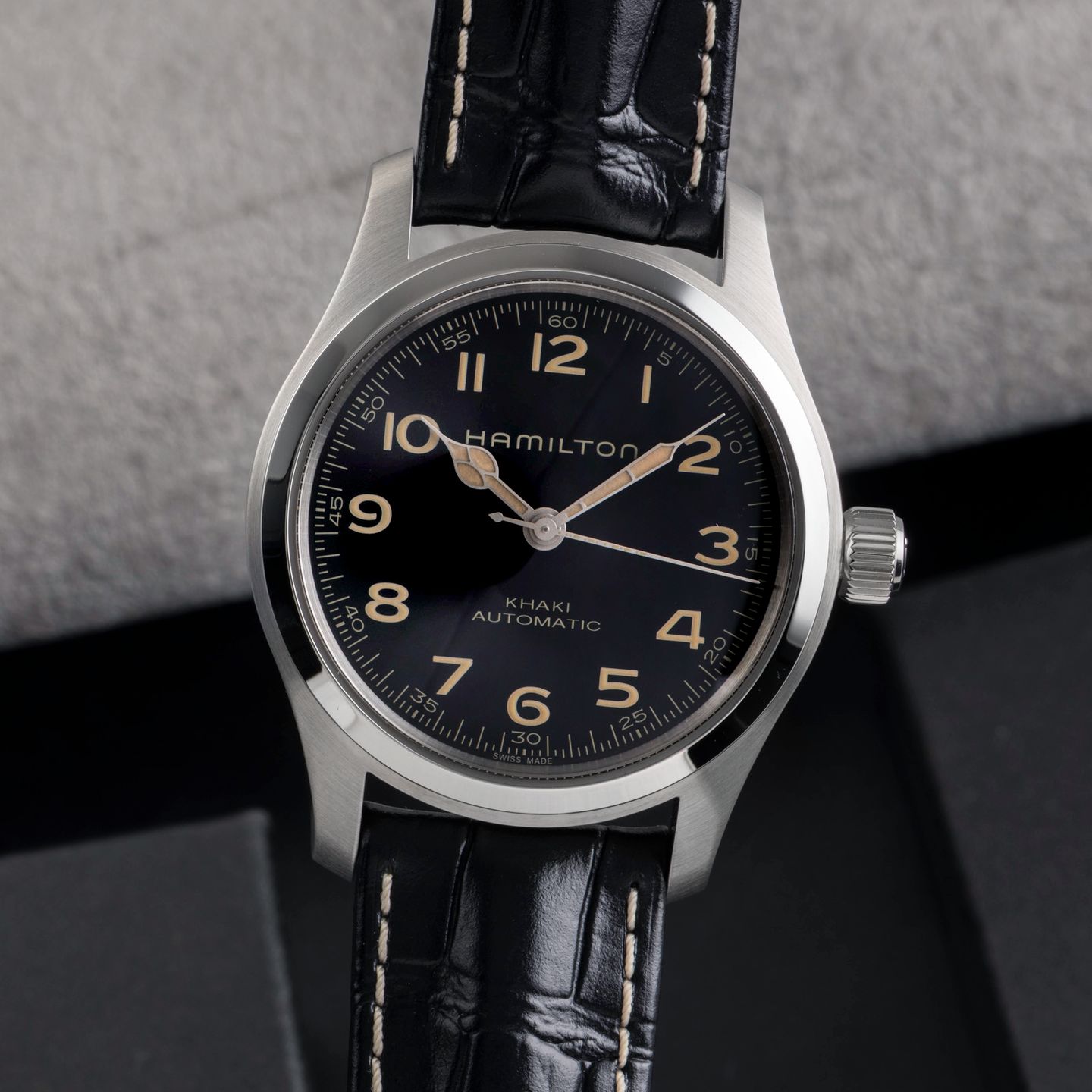 Hamilton Unknown H706050 (2024) - Black dial 42 mm Steel case (3/8)