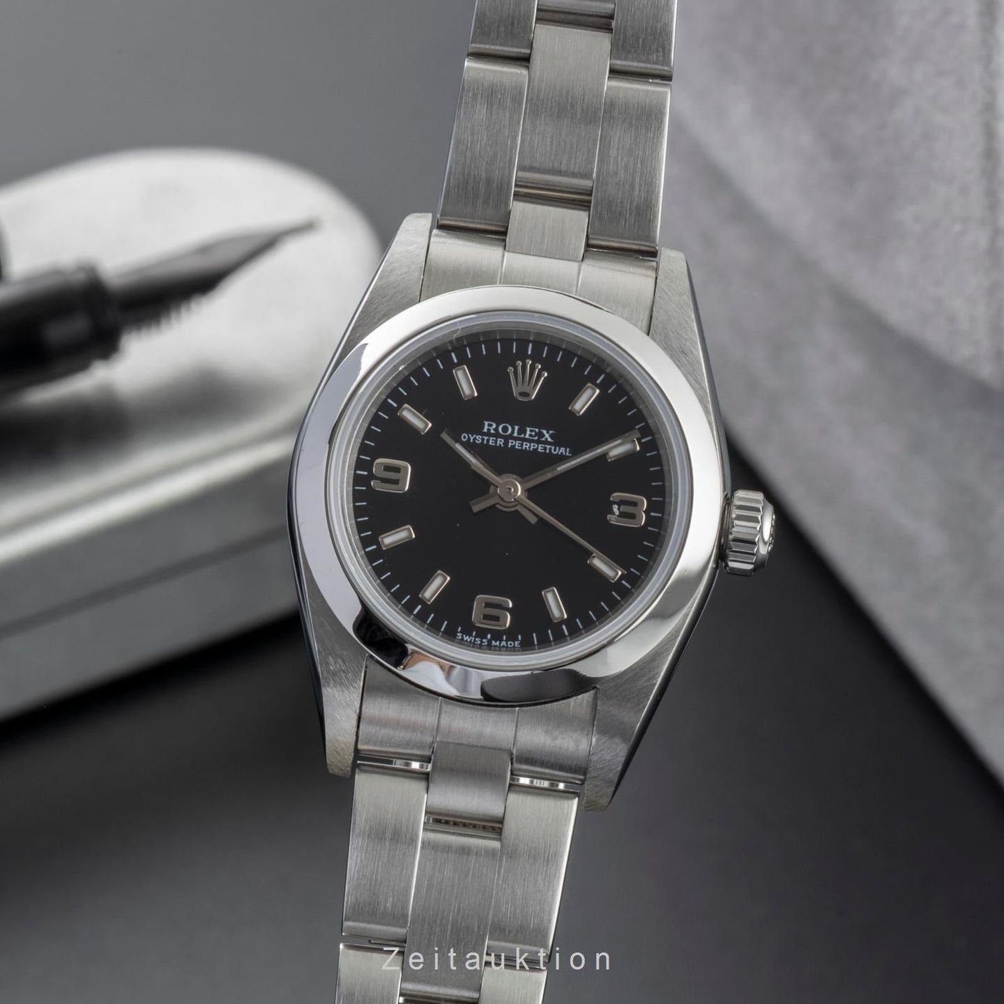 Rolex Oyster Perpetual 76080 (2006) - Black dial 26 mm Steel case (2/8)