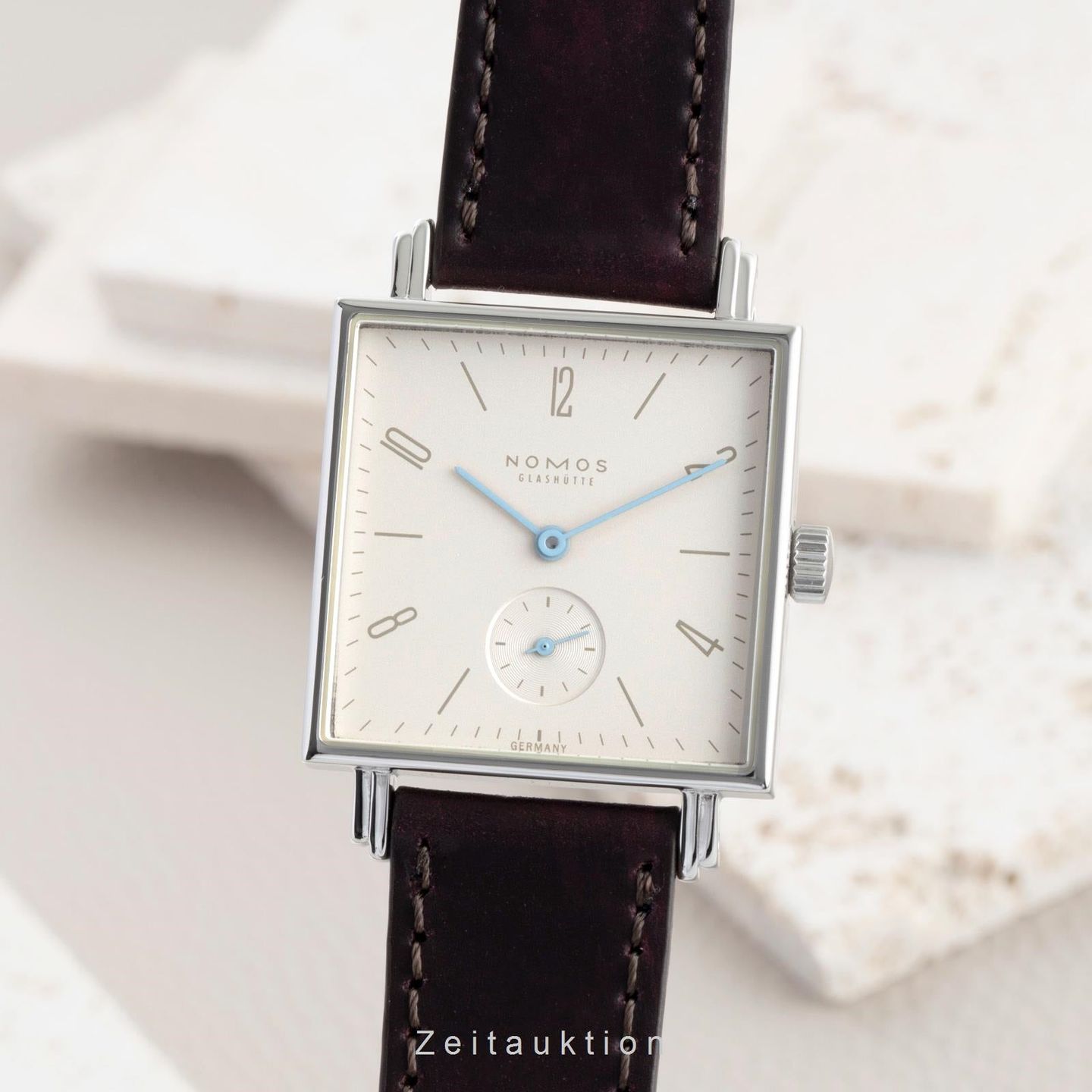 NOMOS Tetra 454 - (1/8)