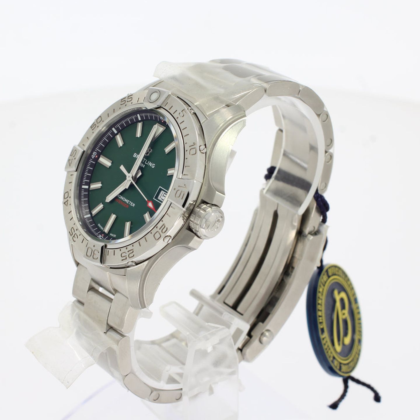 Breitling Avenger A17328101L1A1 (2025) - Green dial 42 mm Steel case (2/3)