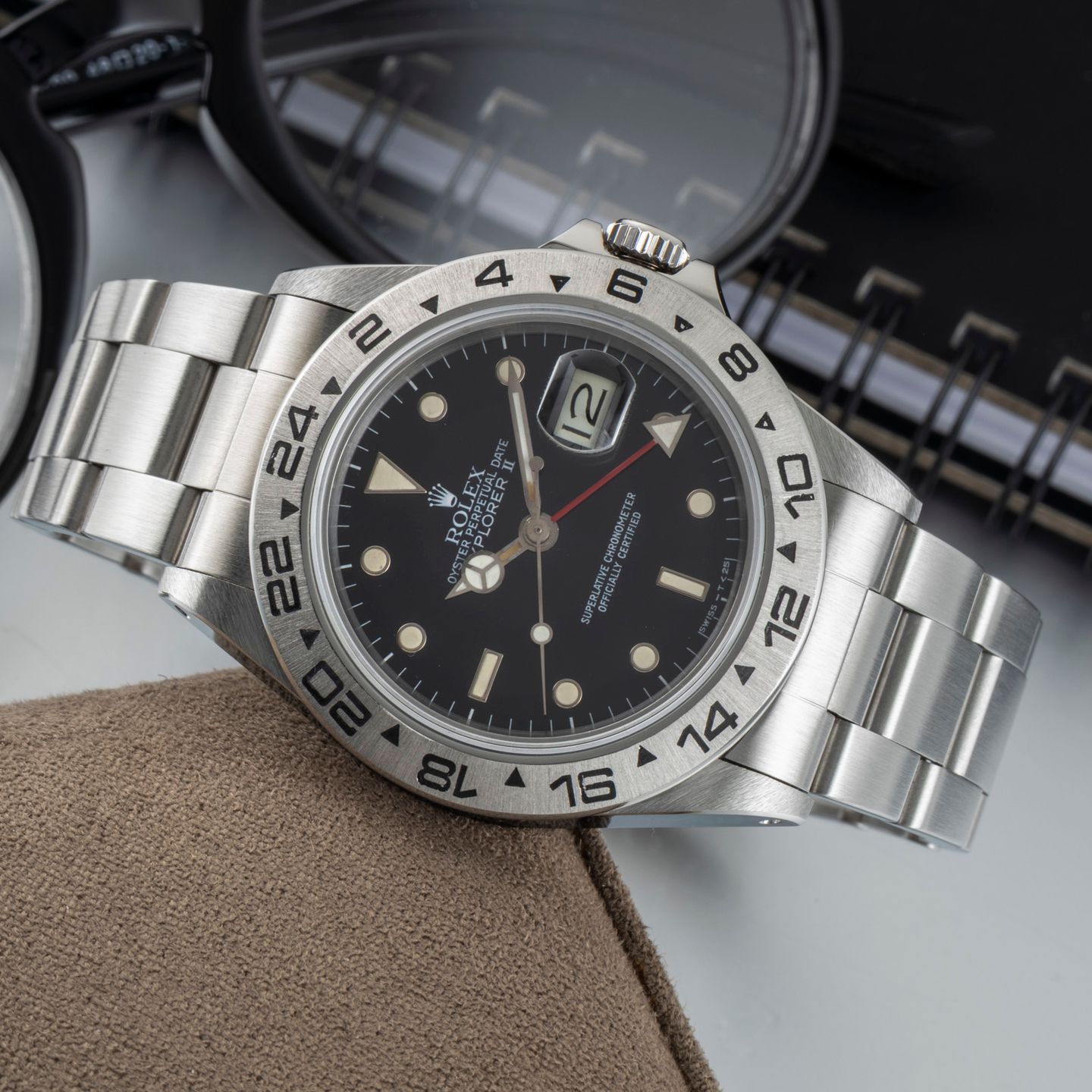 Rolex Explorer II 16550 - (2/8)